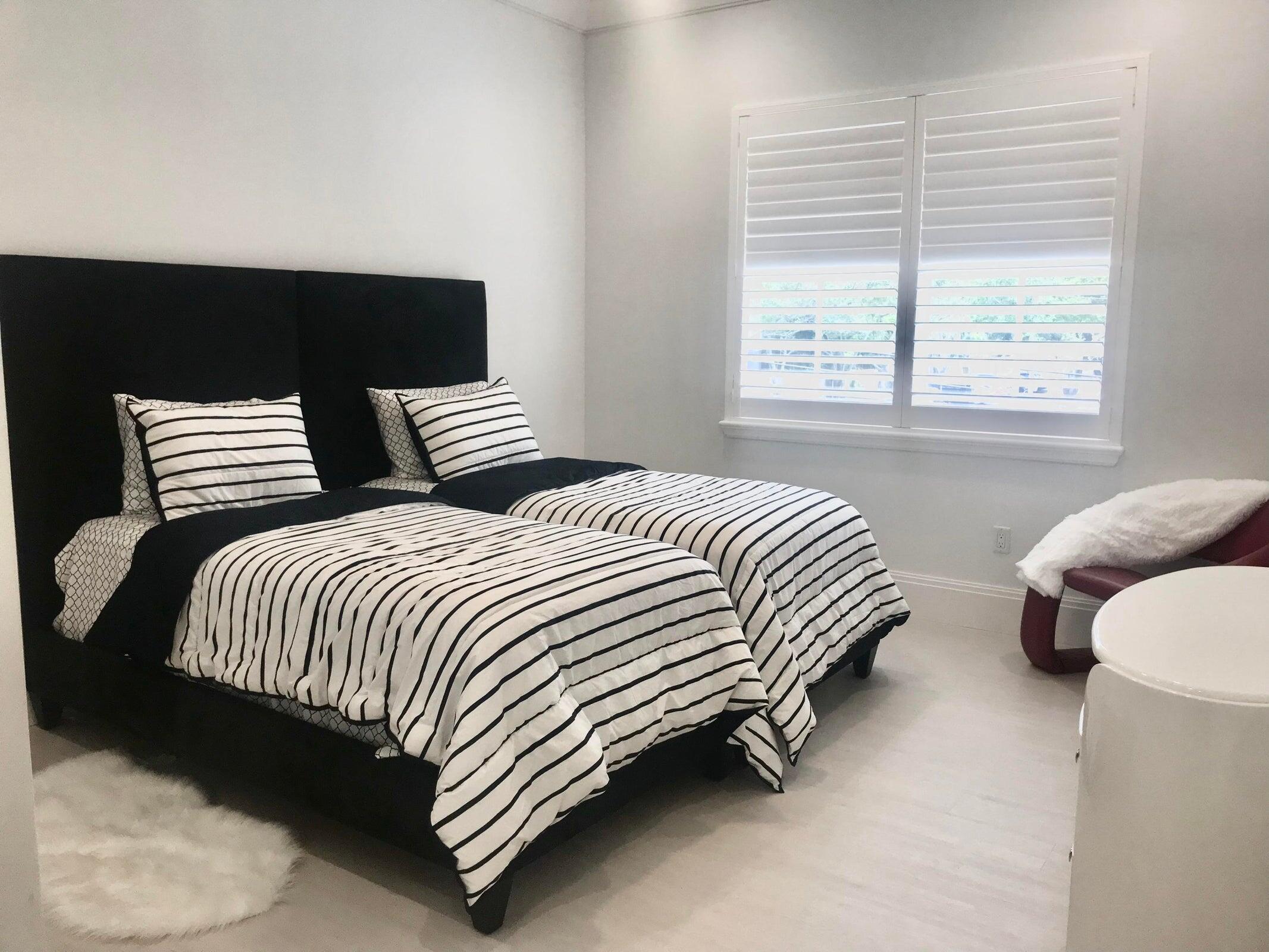 951 NE 2nd Boca Raton, FL 33432