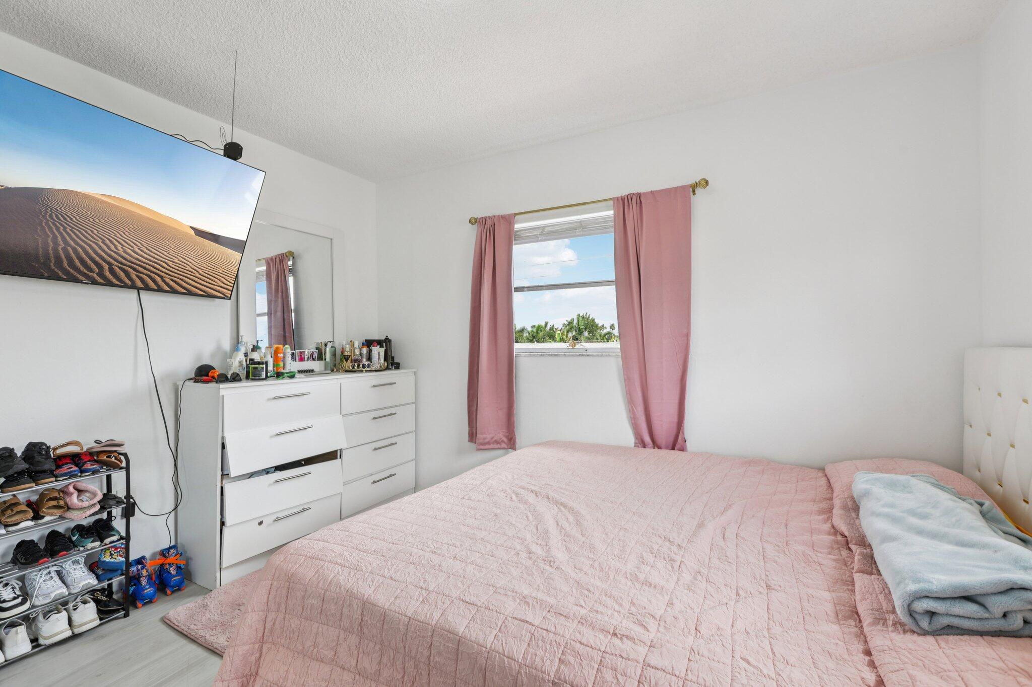 1735 NE 164th #F-304 North Miami Beach, FL 33162