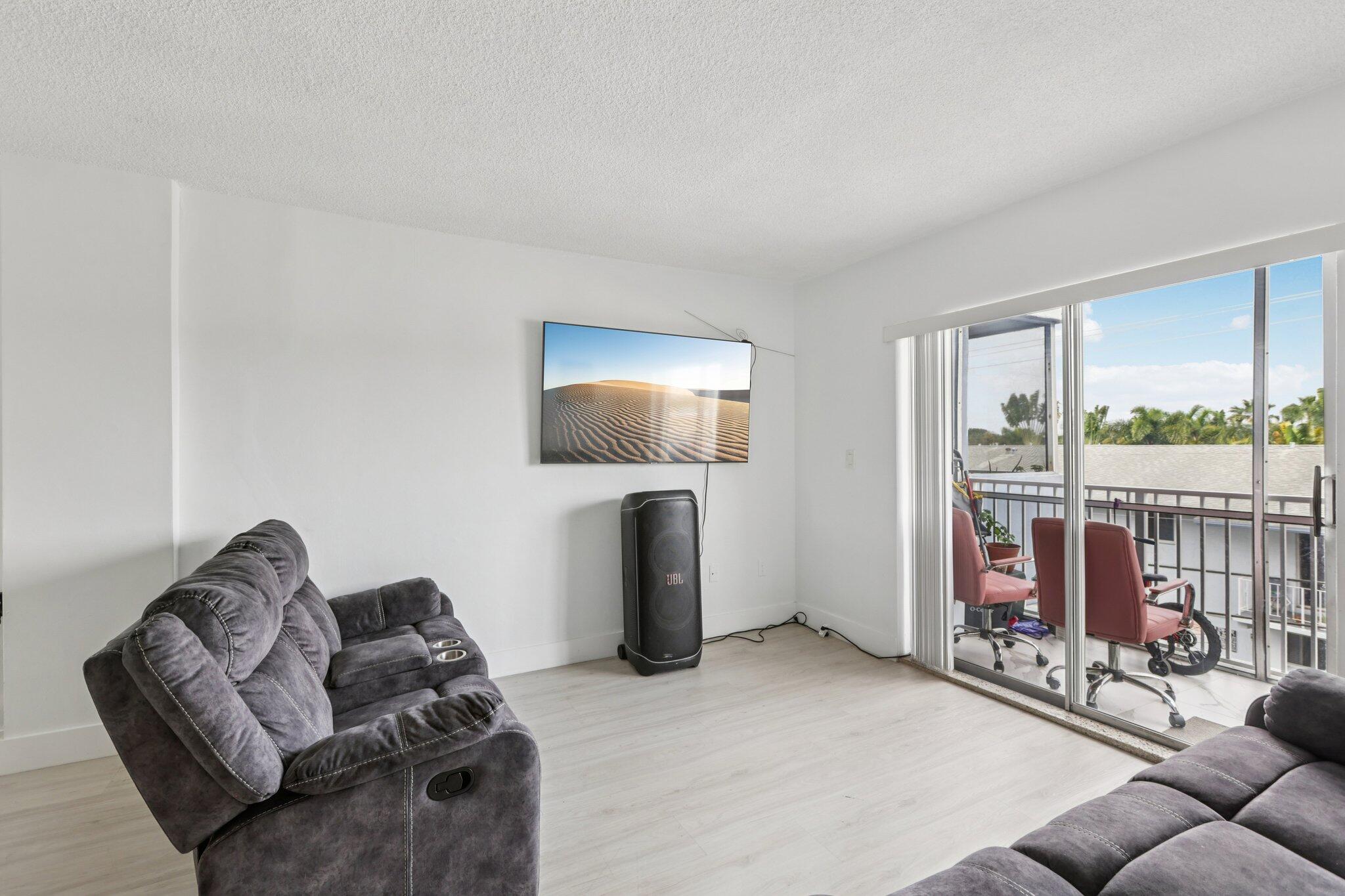 1735 NE 164th #F-304 North Miami Beach, FL 33162