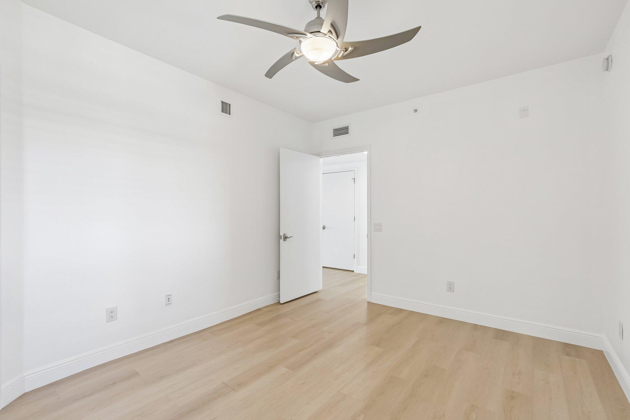 2650 Lake Shr #1202 Riviera Beach, FL 33404