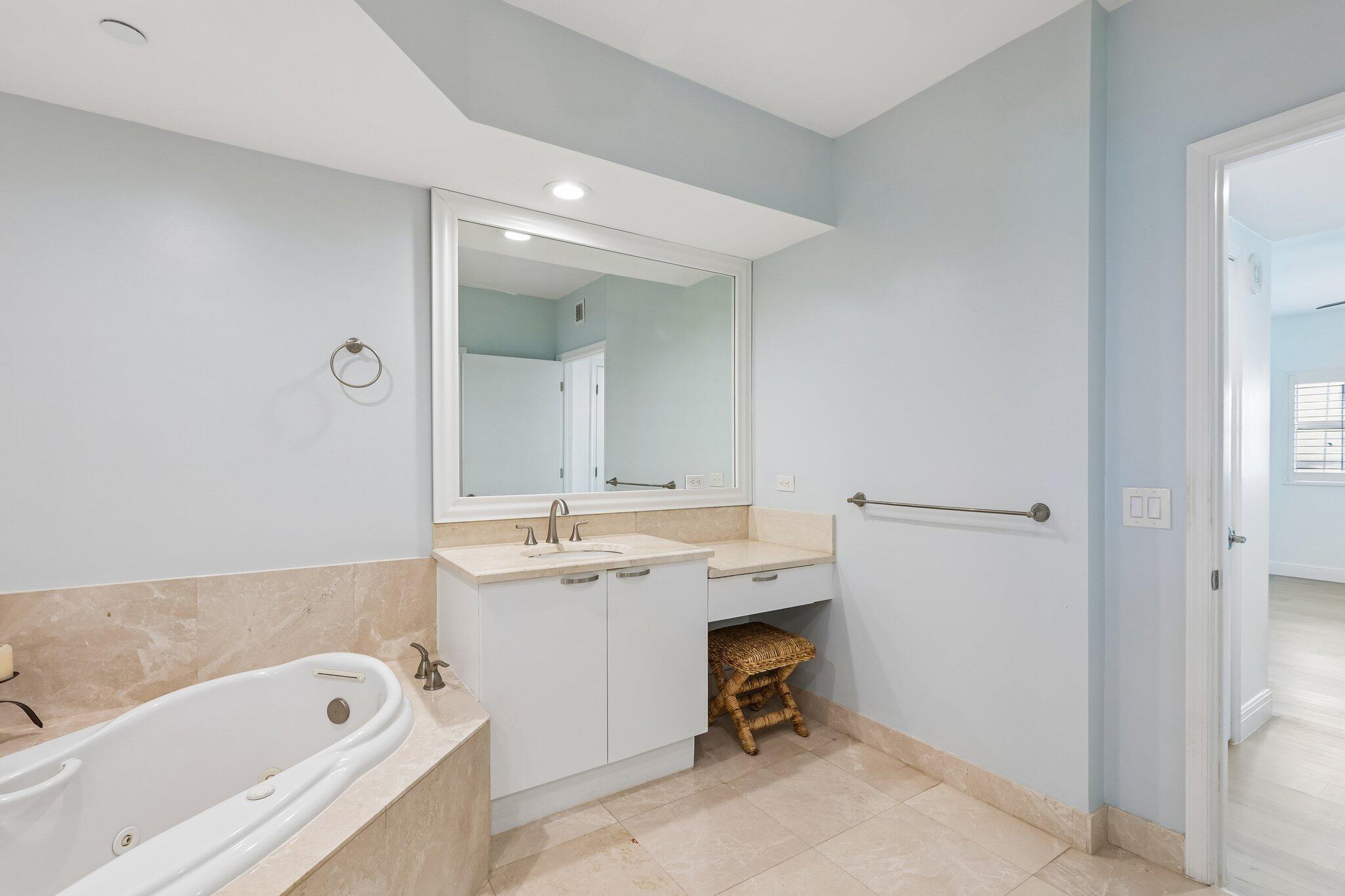 2650 Lake Shr #1202 Riviera Beach, FL 33404