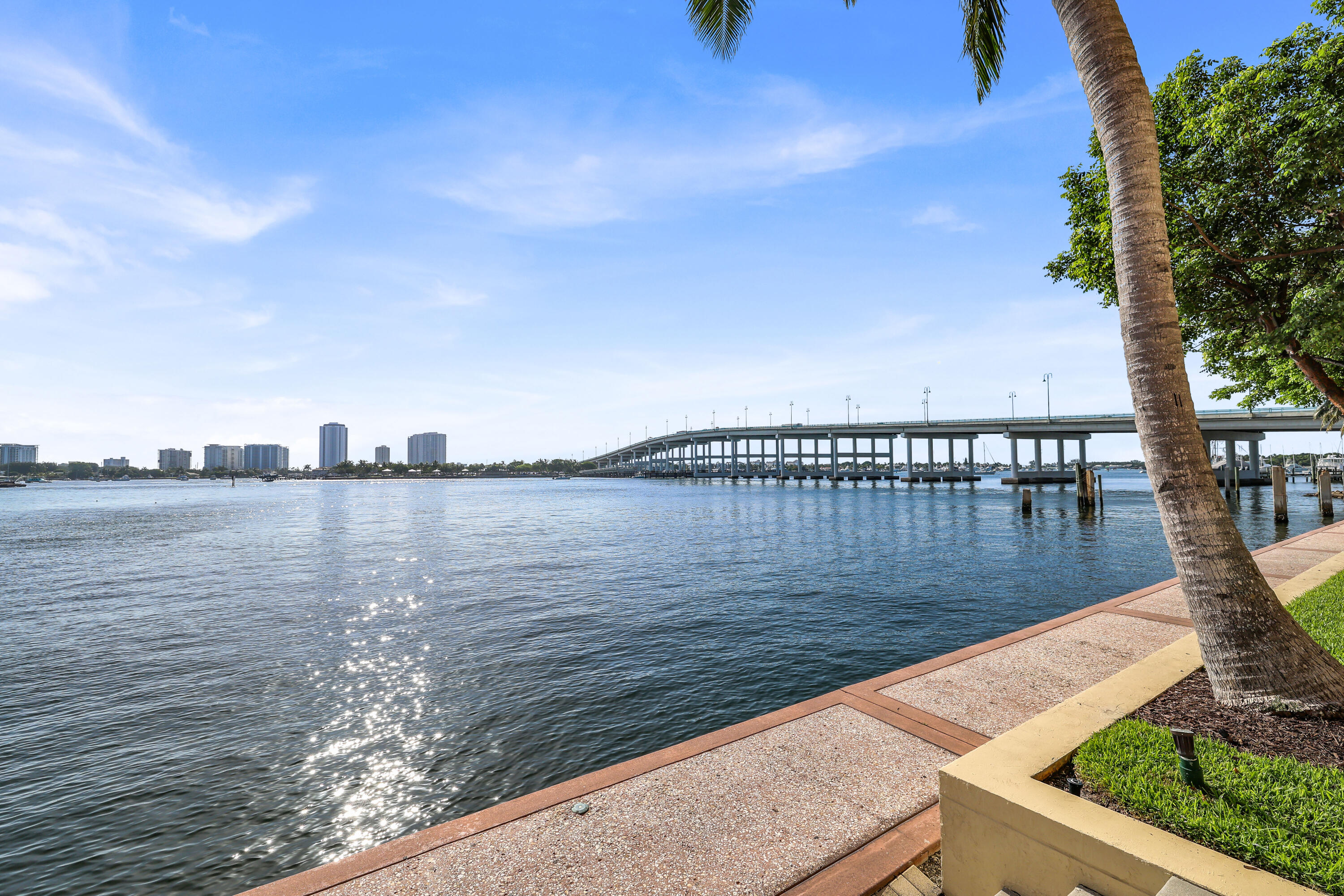 2650 Lake Shr #1202 Riviera Beach, FL 33404