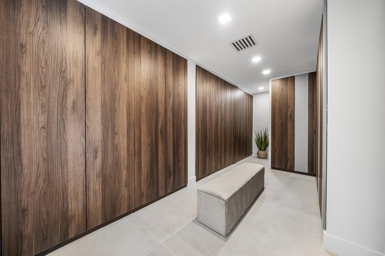 1648 Breakers West West Palm Beach, FL 33411