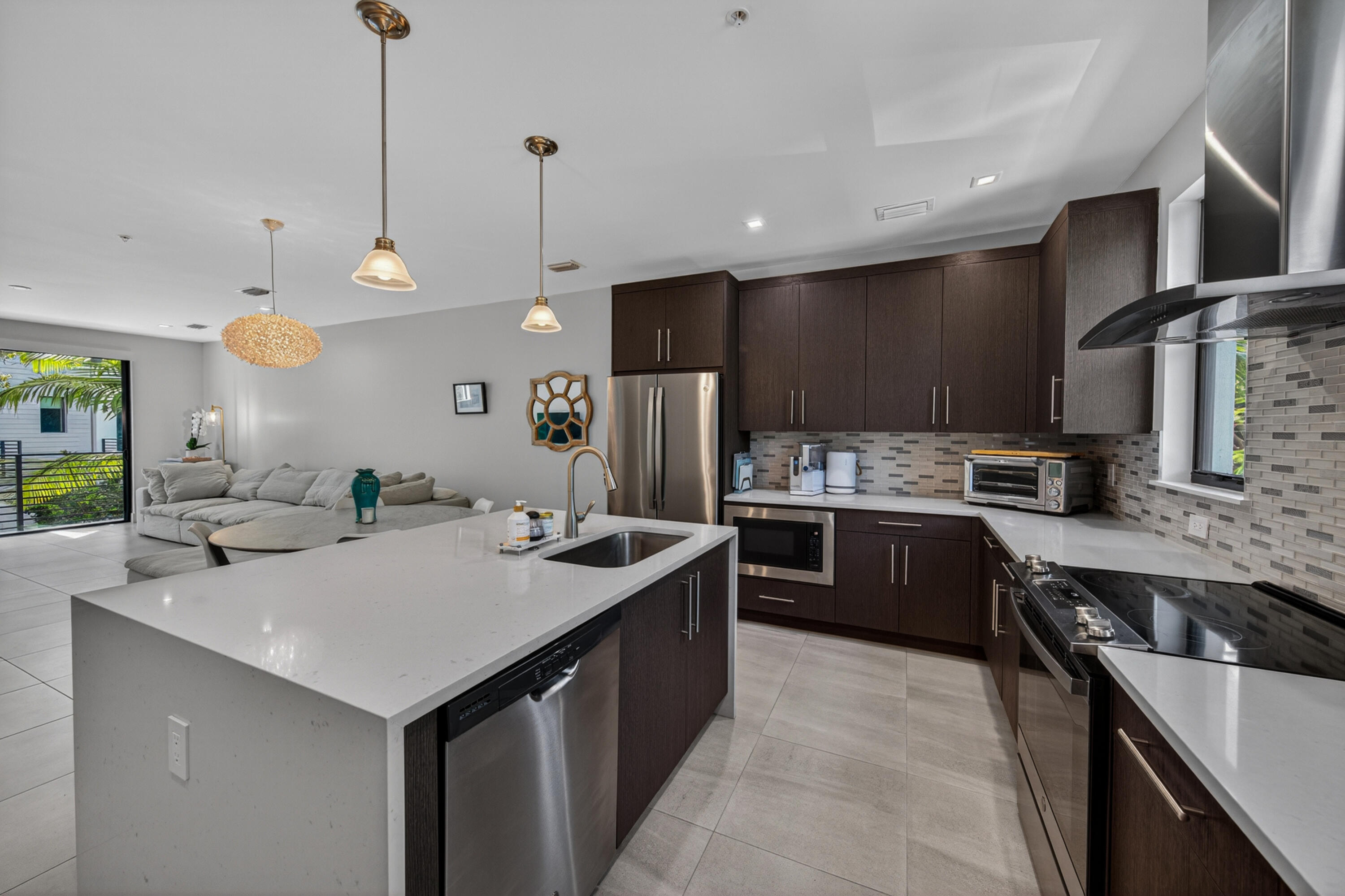 625 NE 22nd