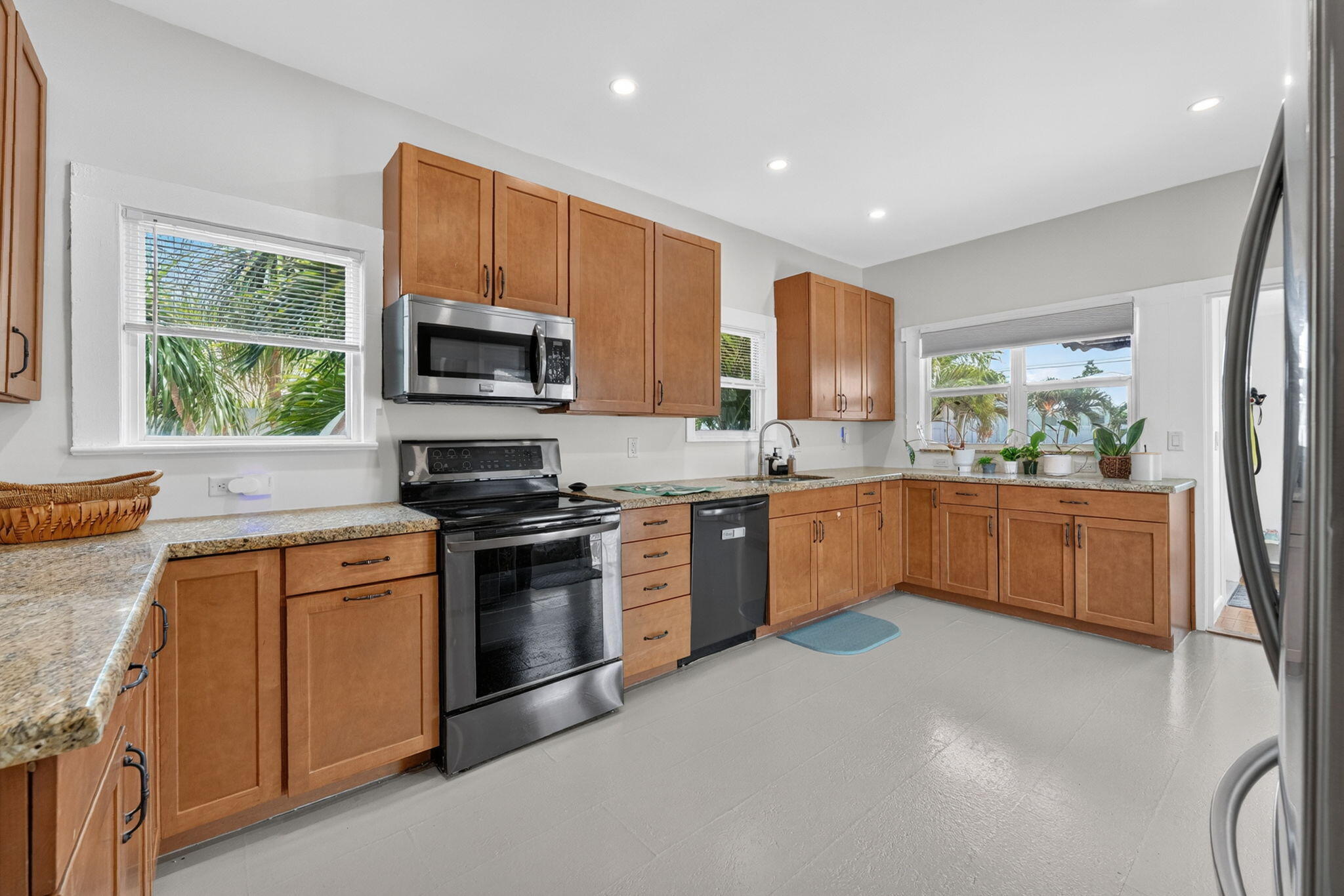 400 NE 5th Pompano Beach, FL 33060