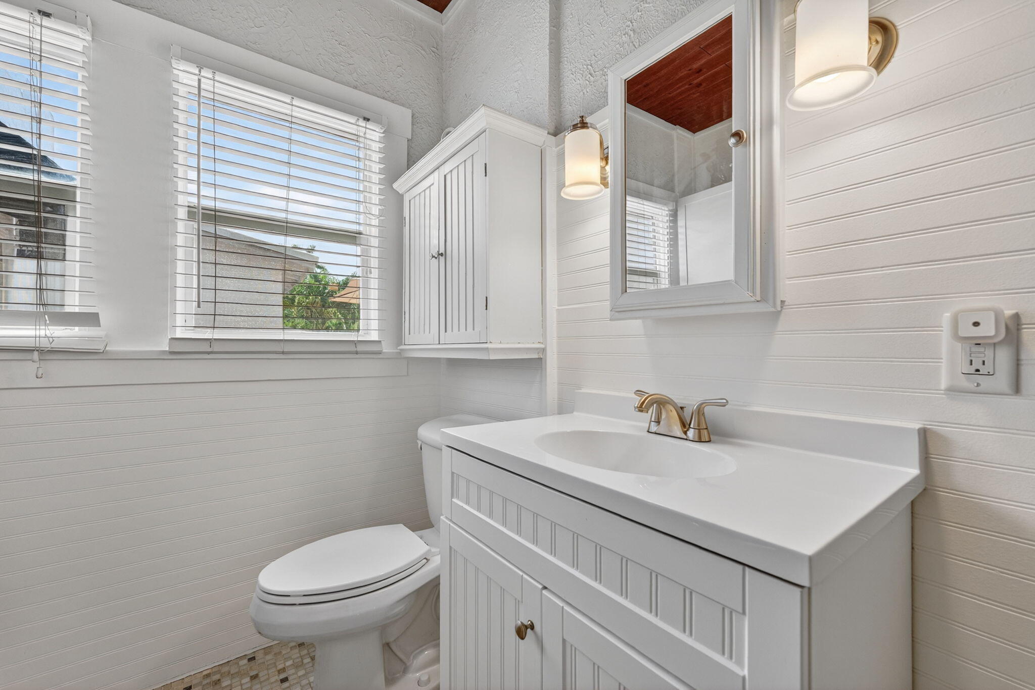 400 NE 5th Pompano Beach, FL 33060