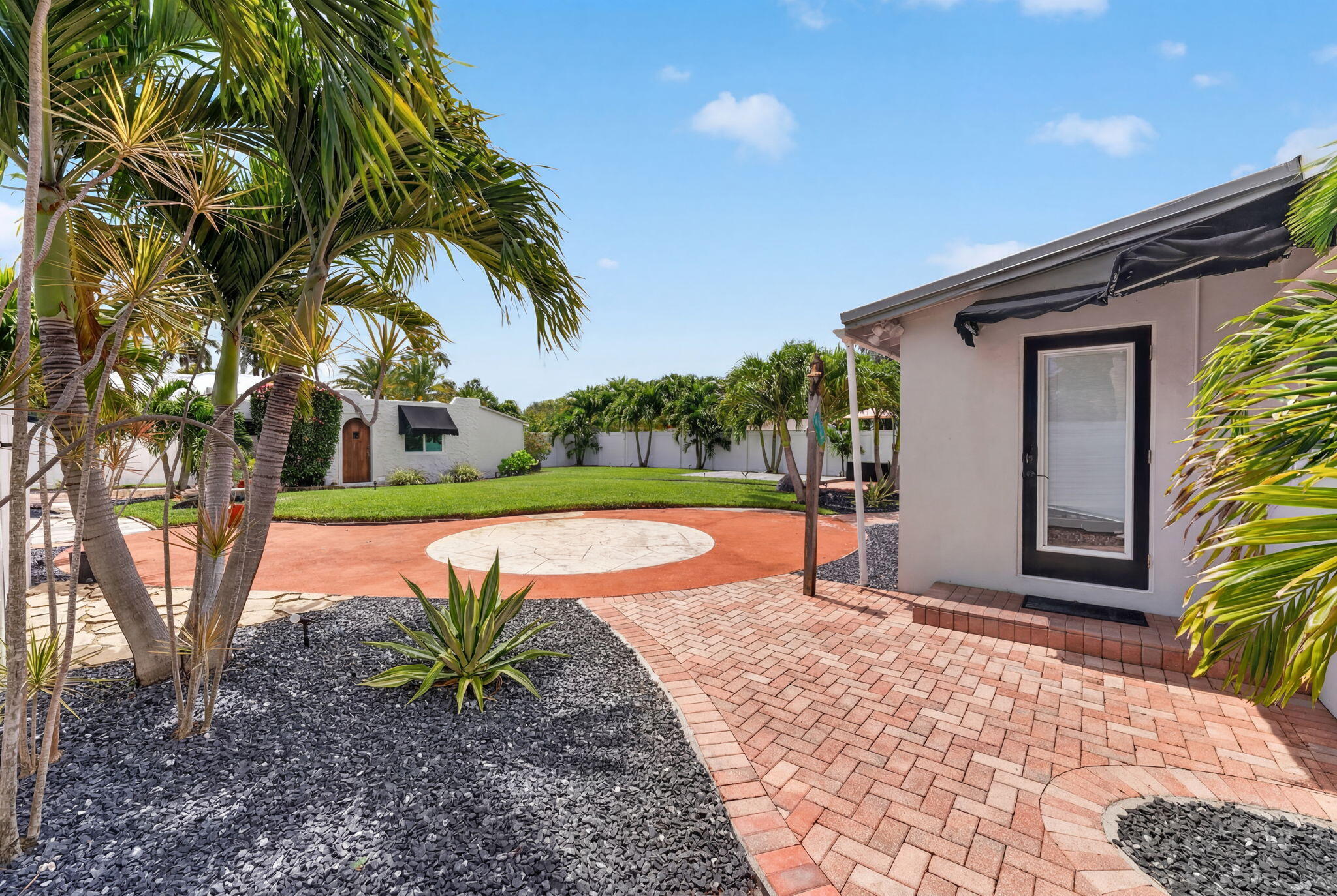400 NE 5th Pompano Beach, FL 33060