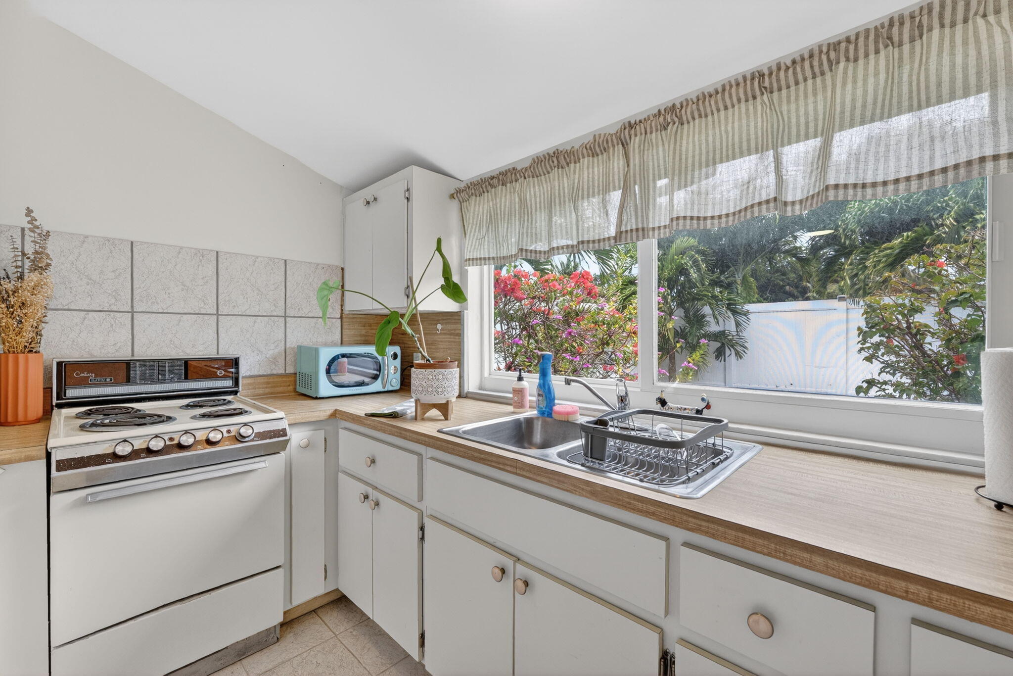 400 NE 5th Pompano Beach, FL 33060