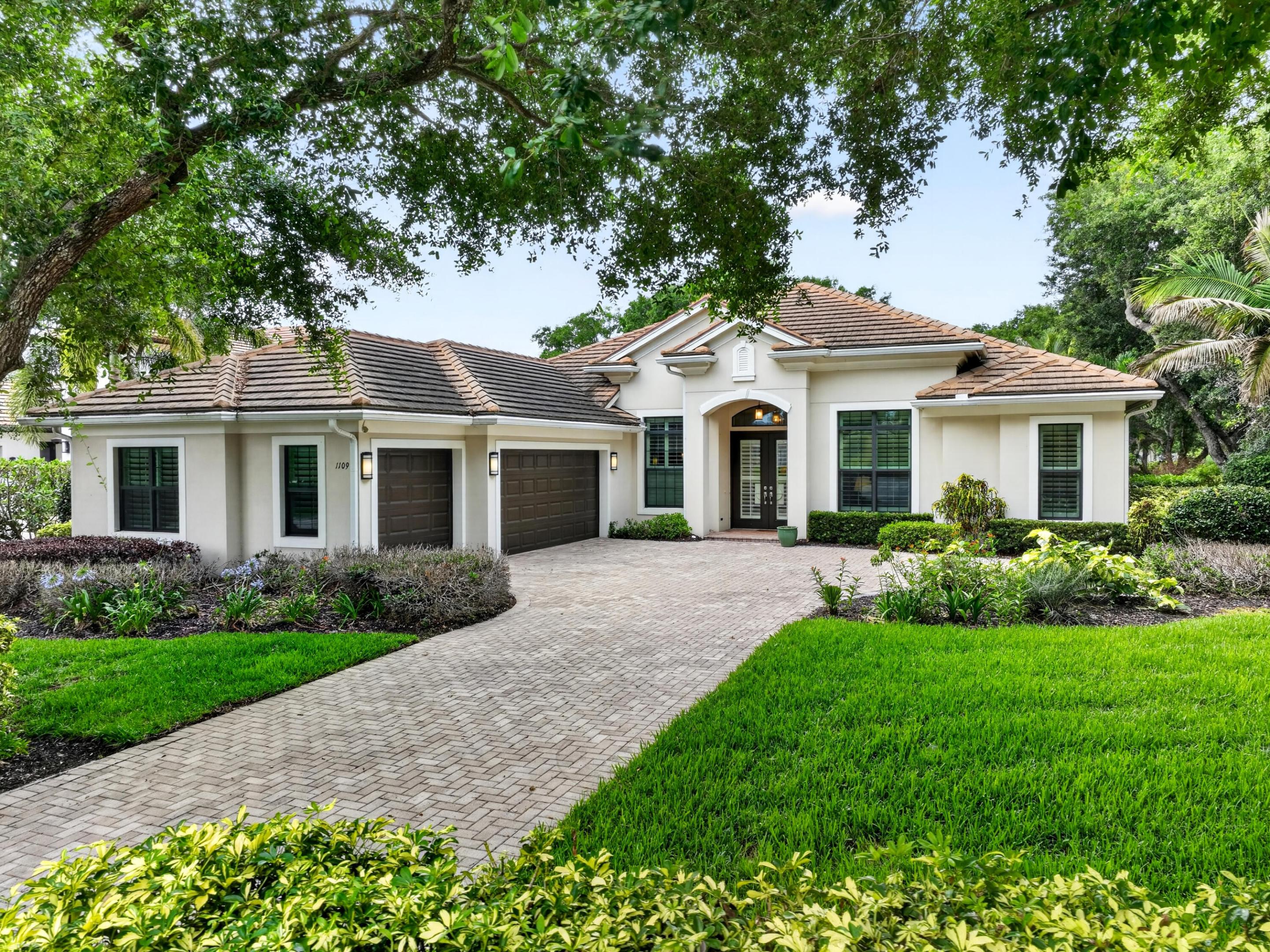 1109 Baywood