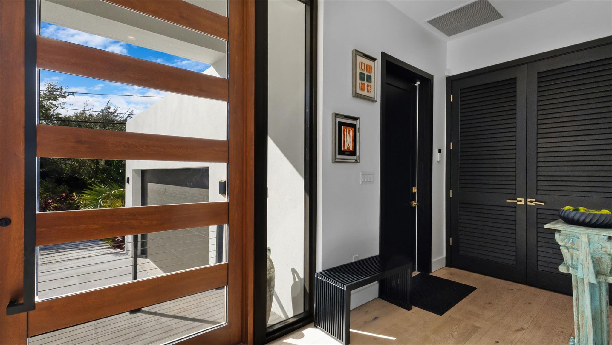823 Ponce De Leon Fort Lauderdale, FL 33316