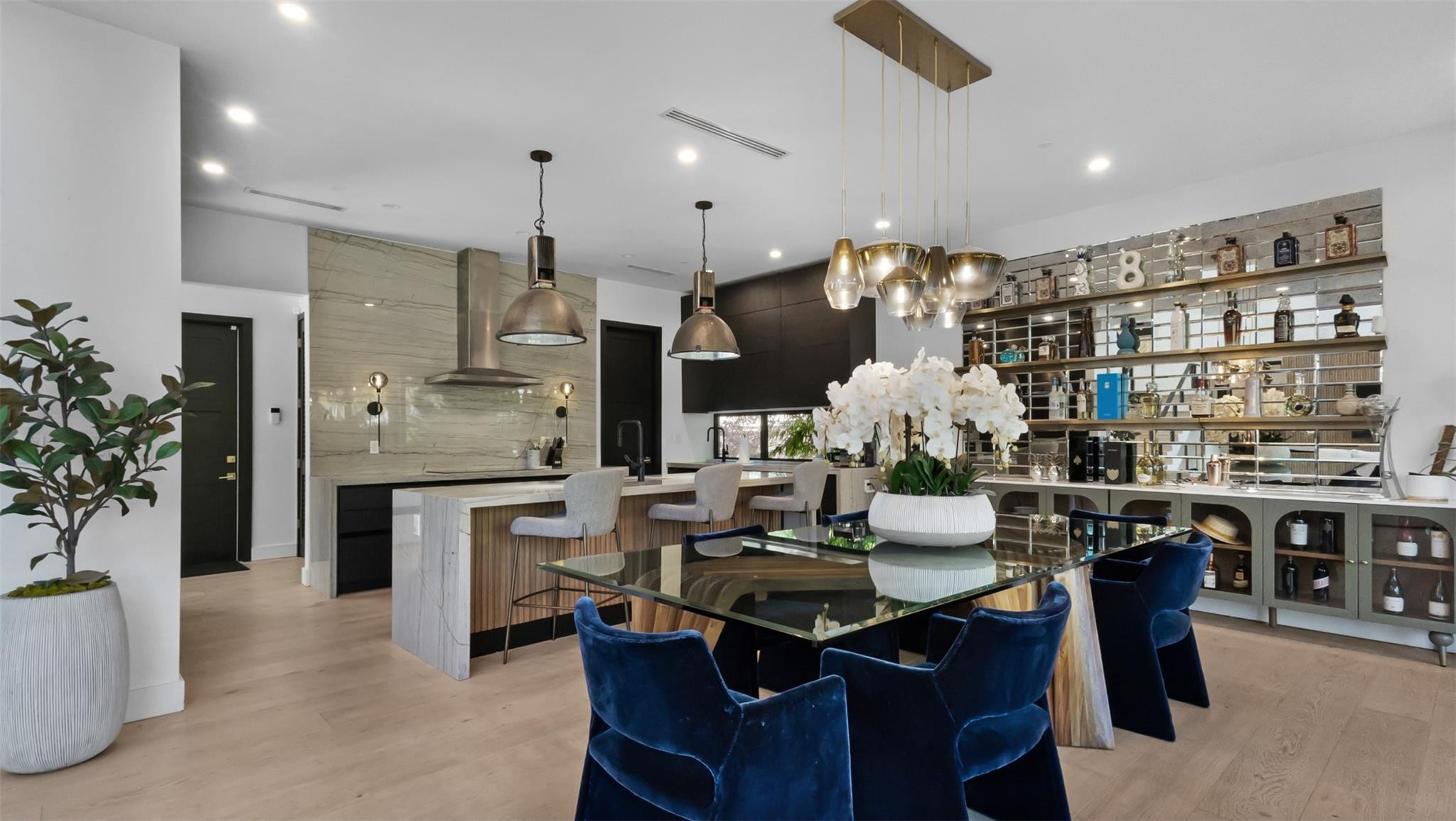 823 Ponce De Leon Fort Lauderdale, FL 33316