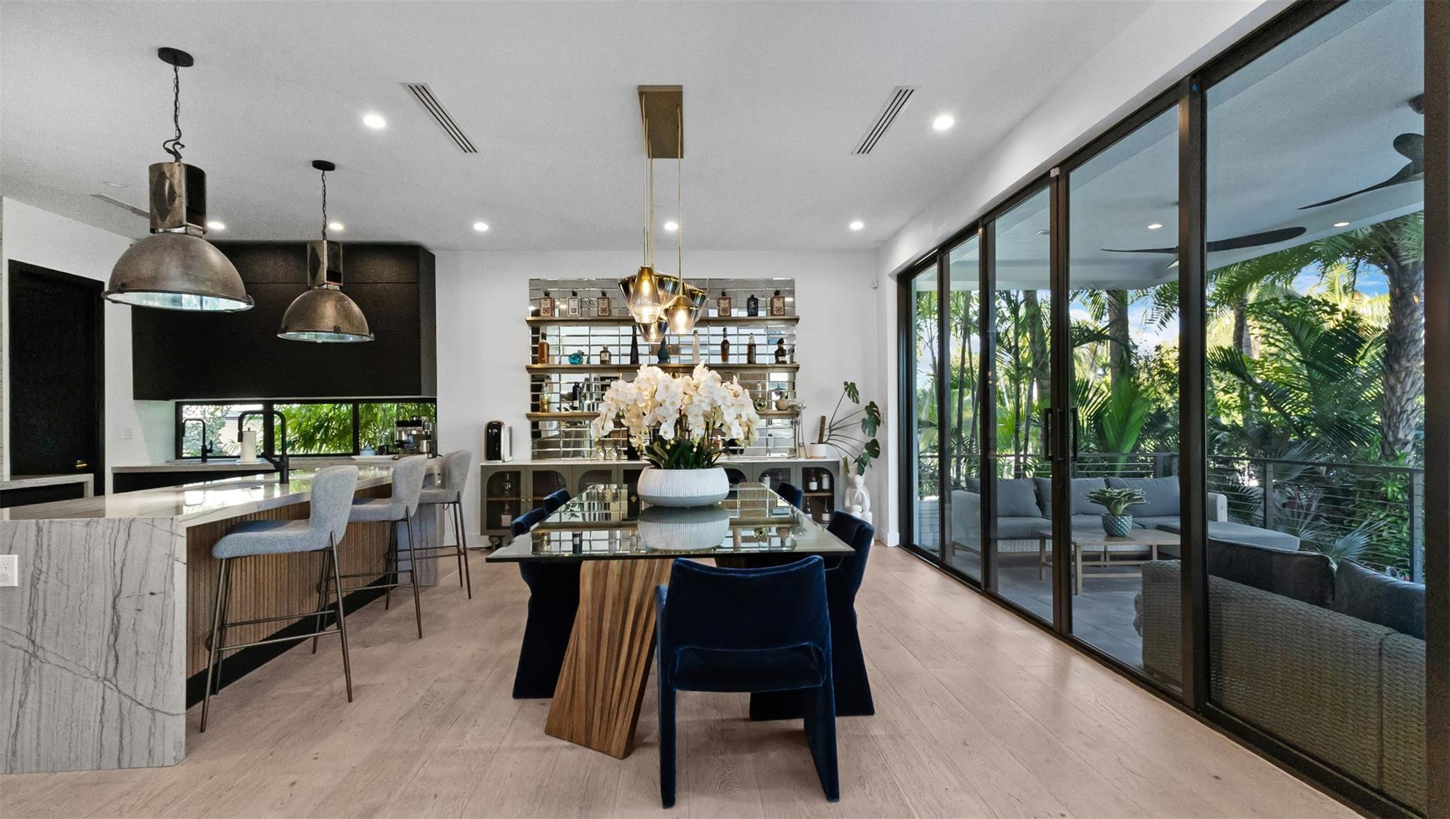 823 Ponce De Leon Fort Lauderdale, FL 33316