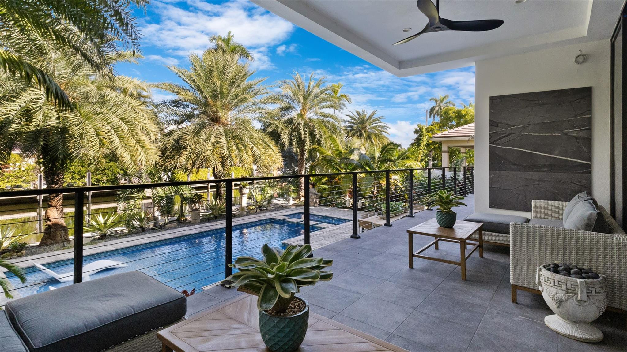 823 Ponce De Leon Fort Lauderdale, FL 33316