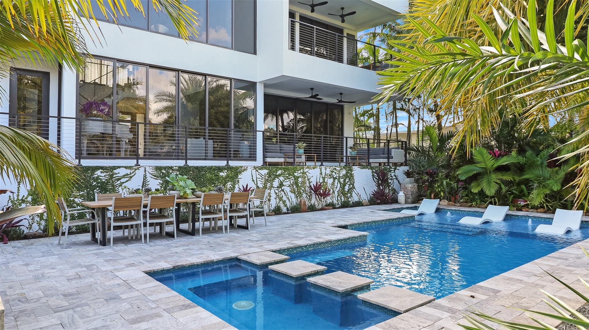 823 Ponce De Leon Fort Lauderdale, FL 33316