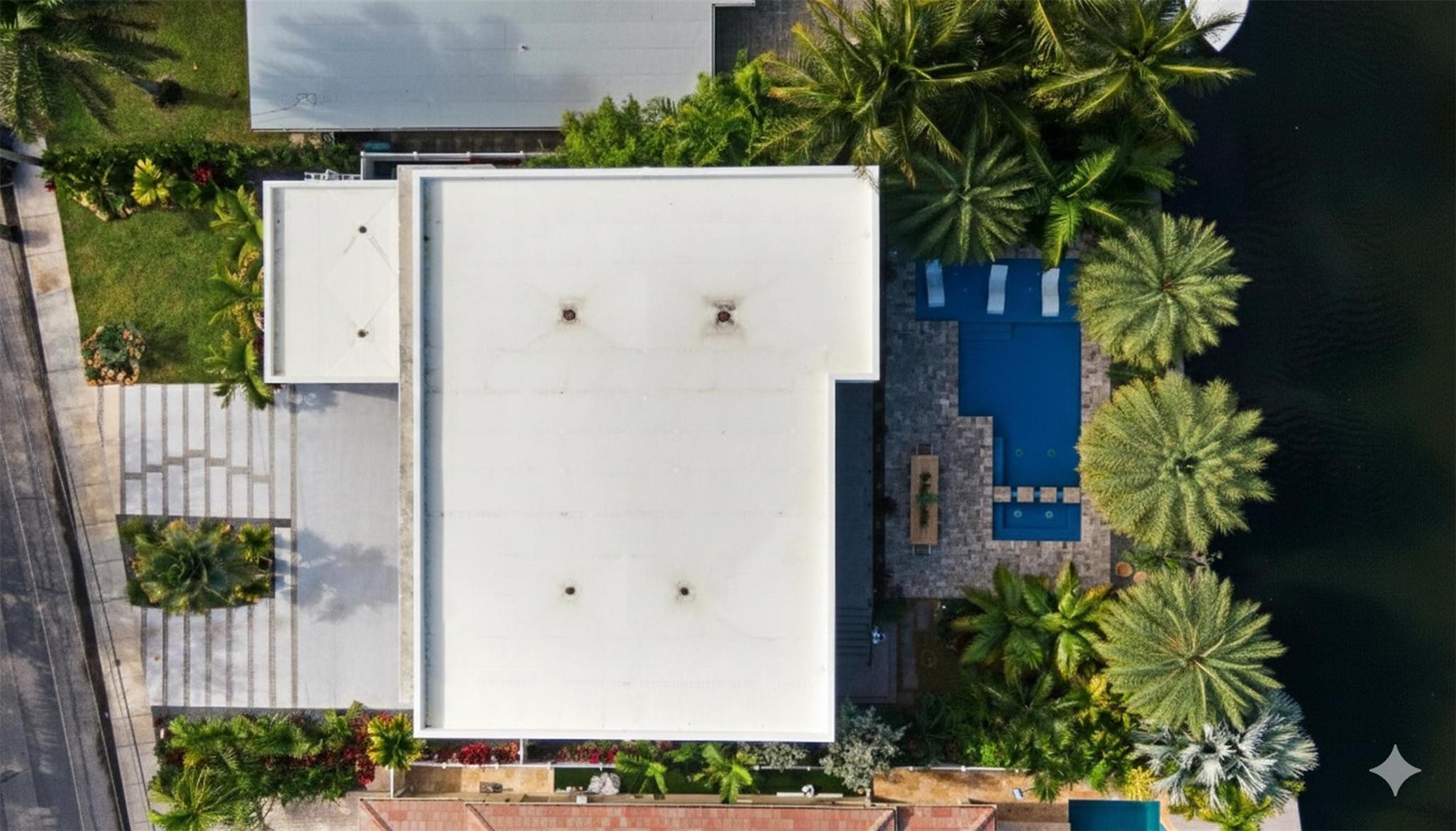 823 Ponce De Leon Fort Lauderdale, FL 33316