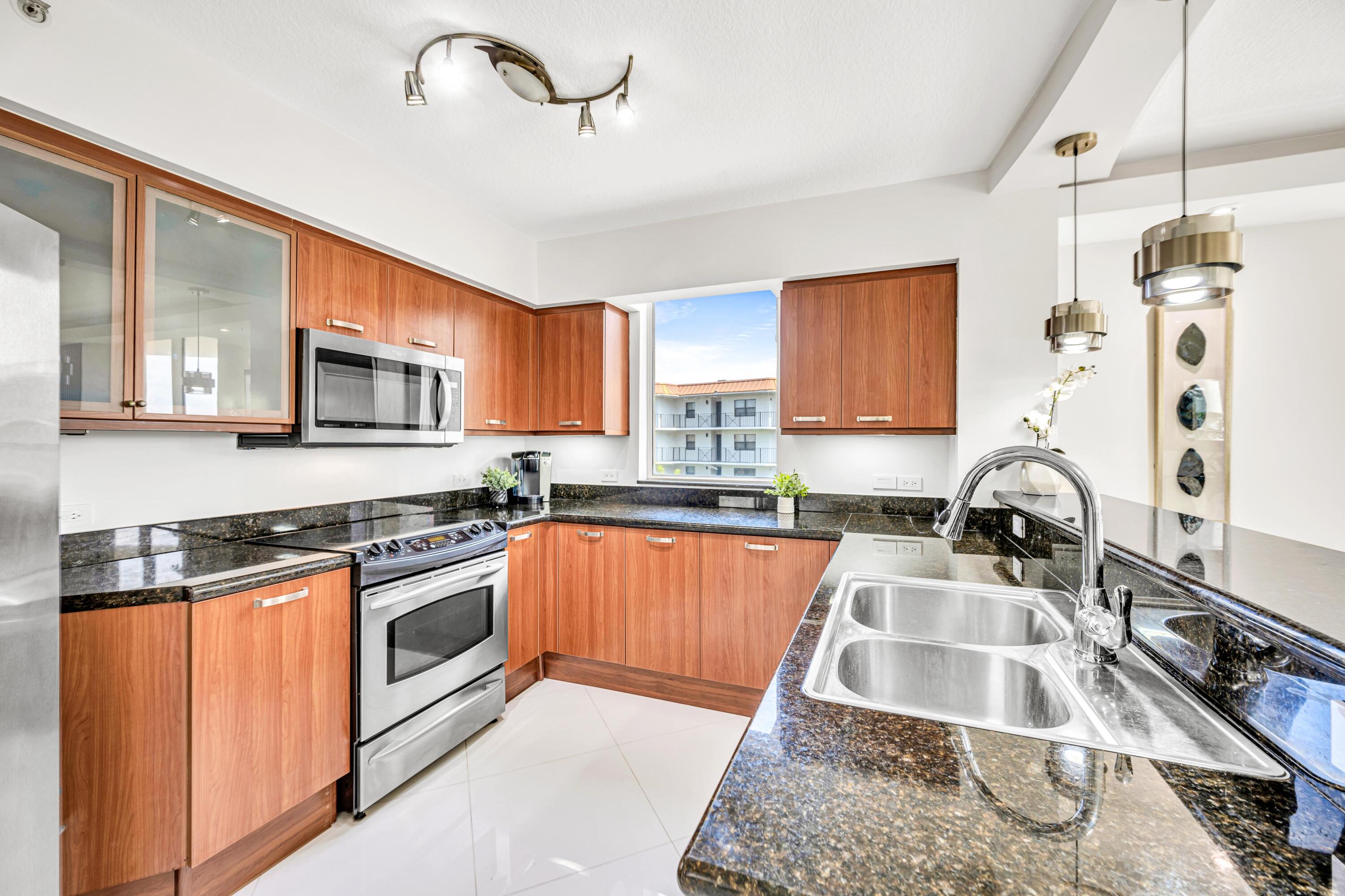 2011 N Ocean #405 Fort Lauderdale, FL 33305