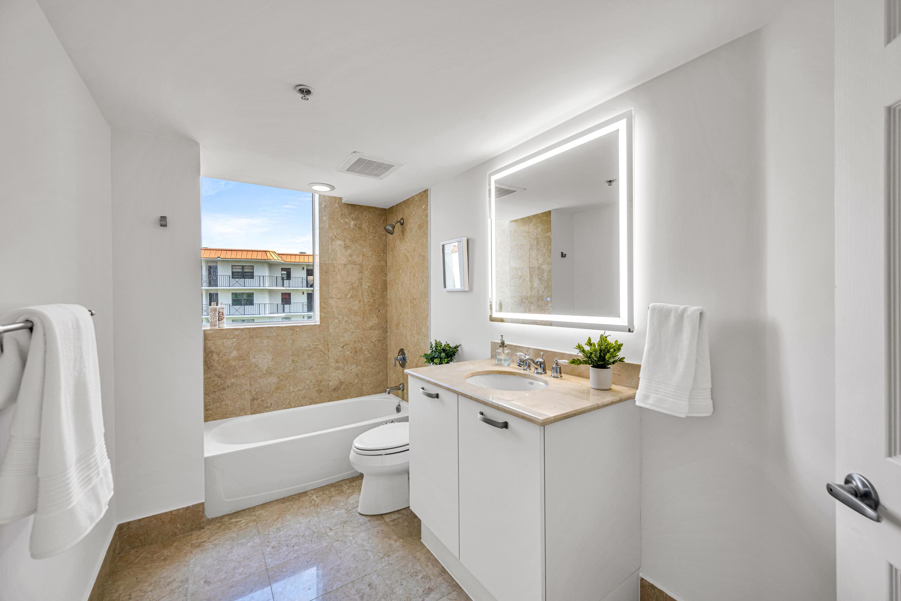 2011 N Ocean #405 Fort Lauderdale, FL 33305