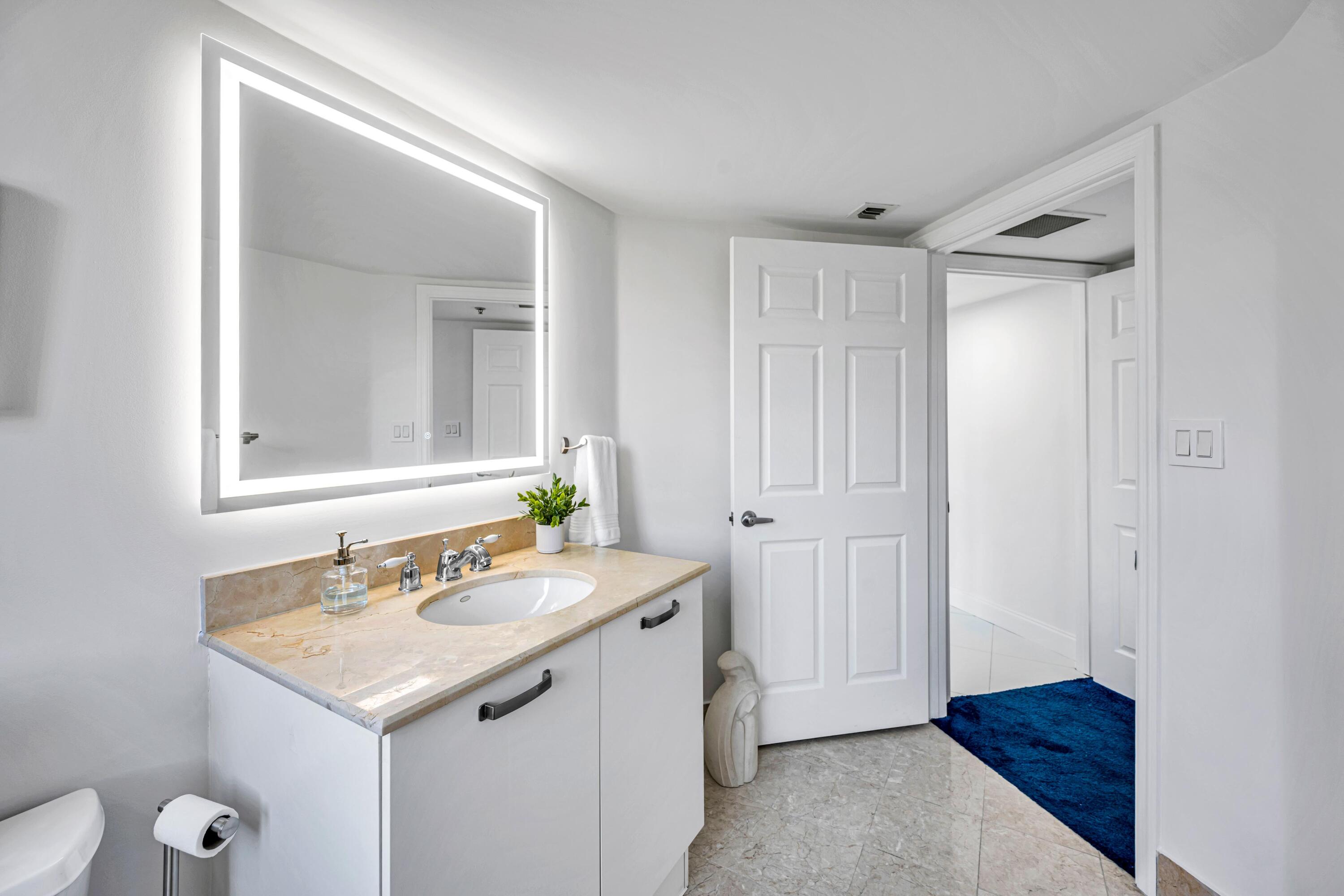 2011 N Ocean #405 Fort Lauderdale, FL 33305