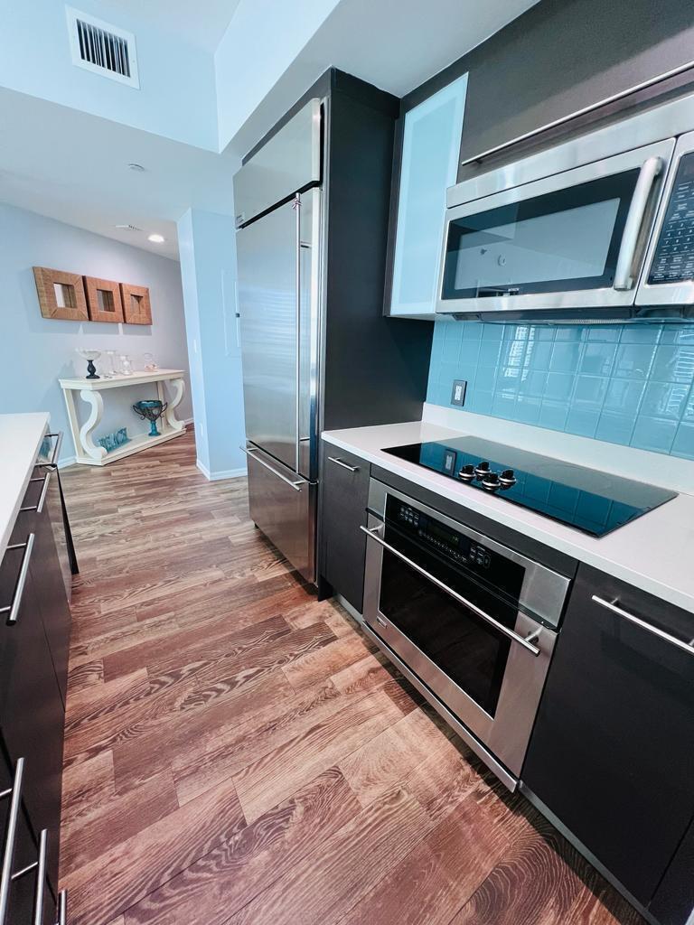 image 500 Brickell East19