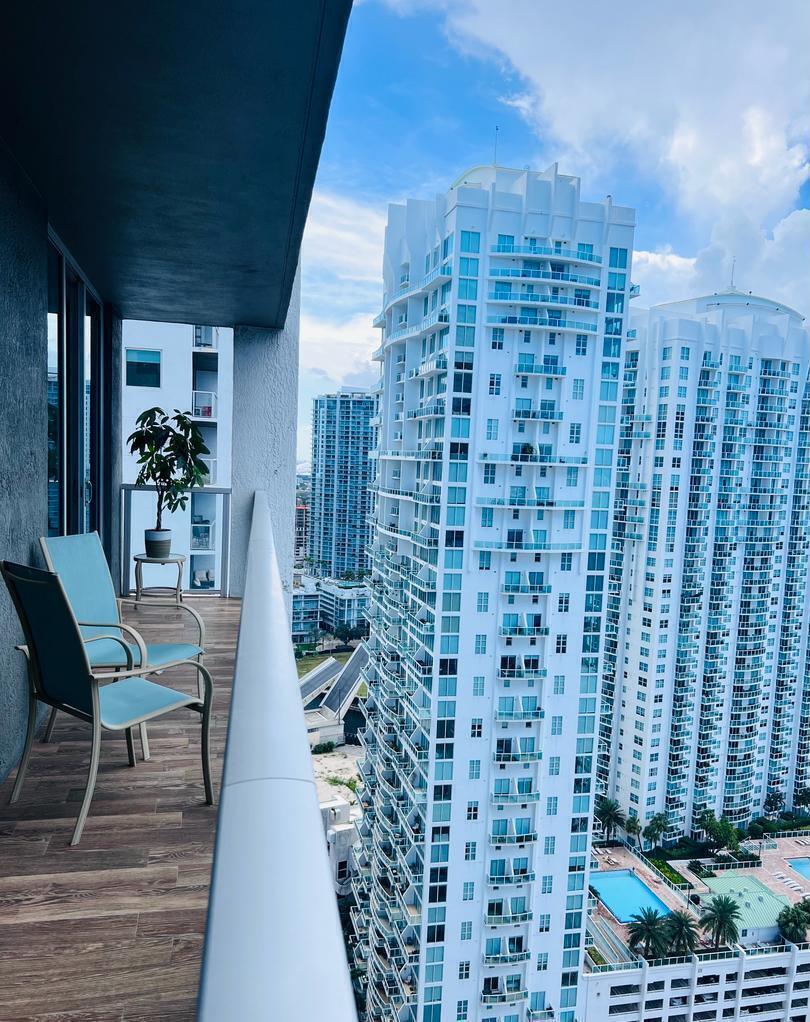 image 500 Brickell East26