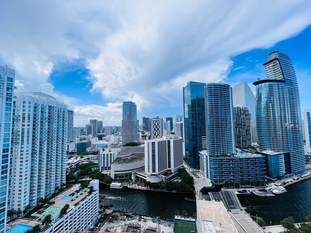 image 500 Brickell East27