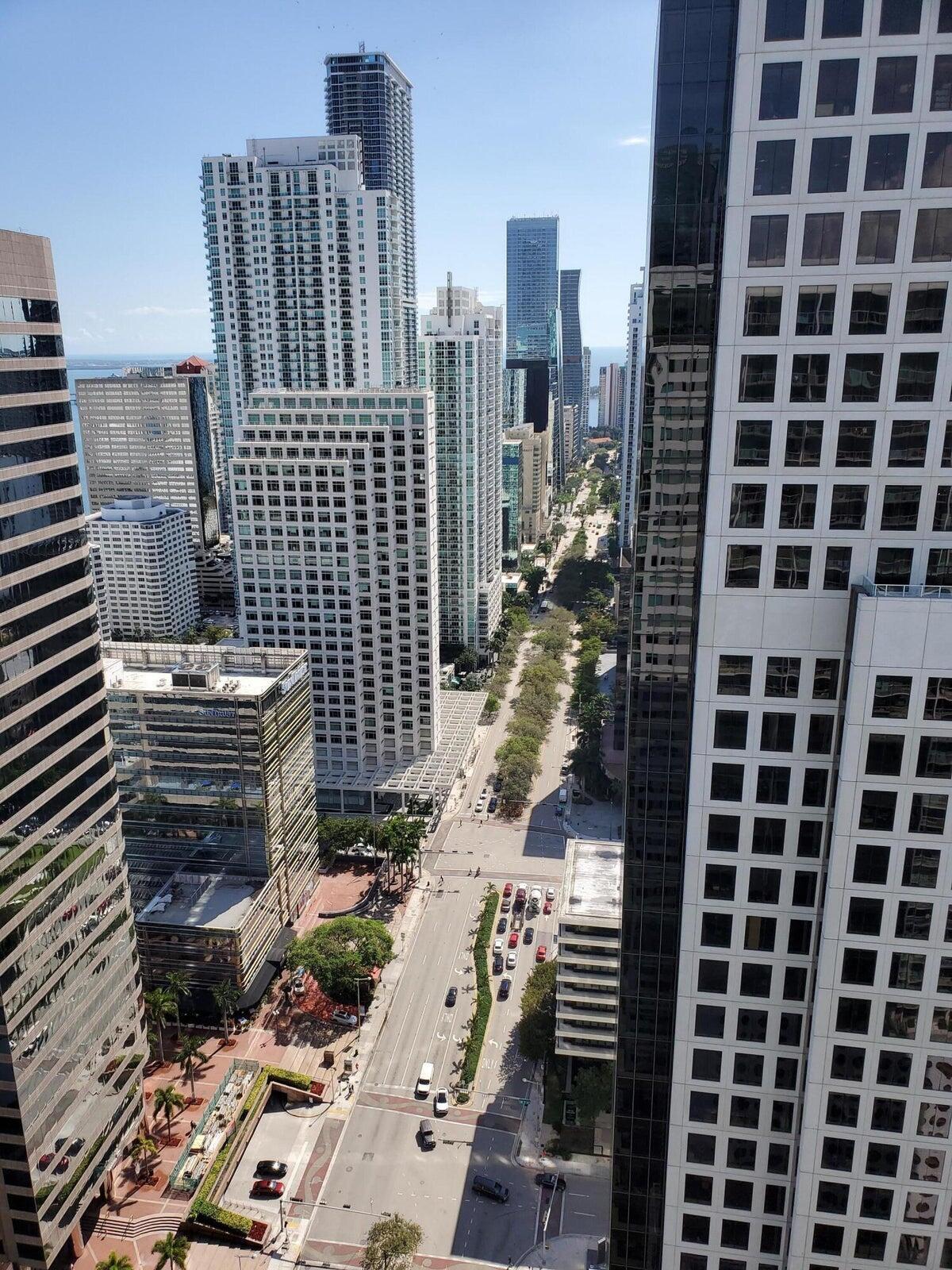 image 500 Brickell East35