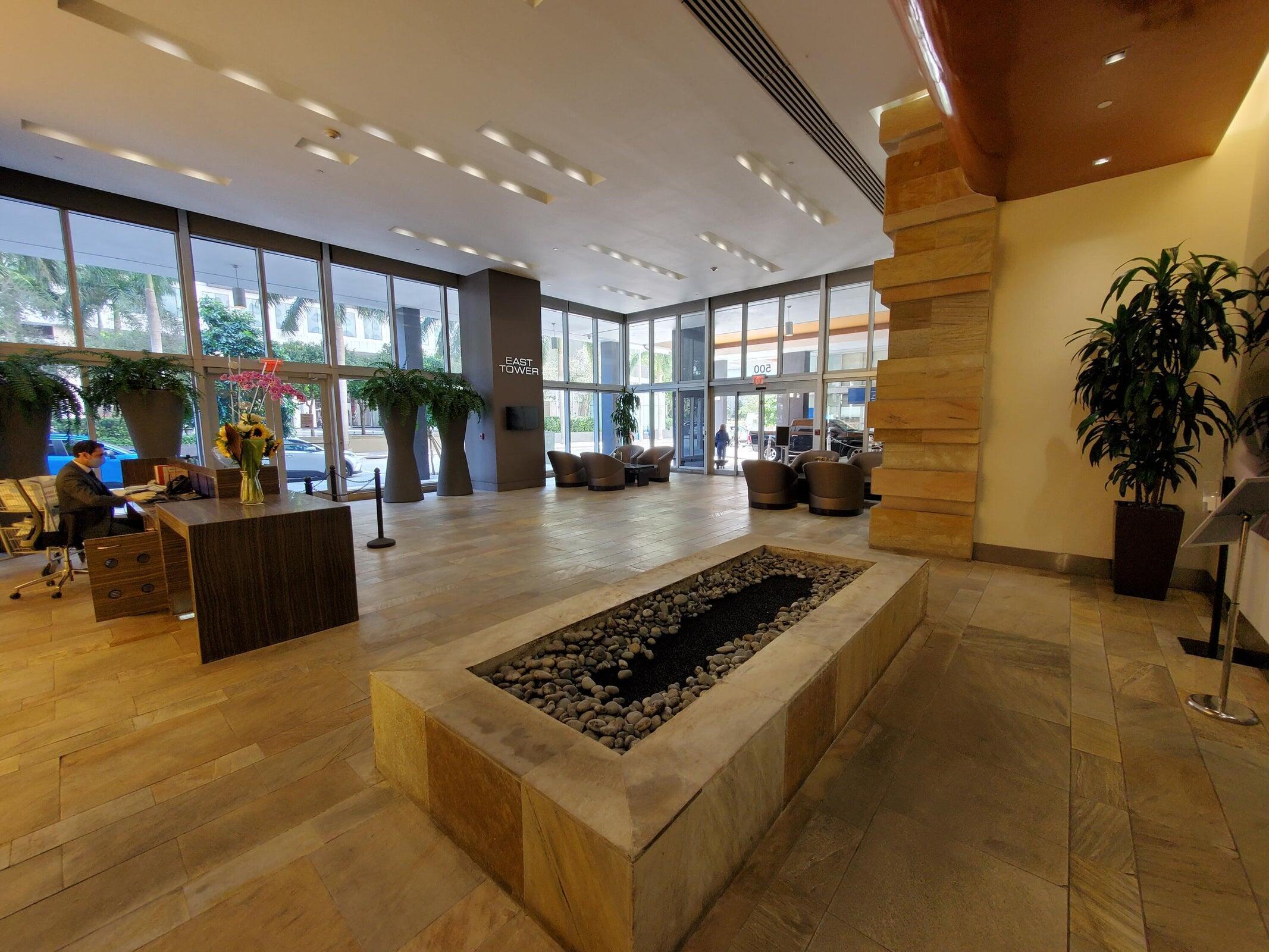 image 500 Brickell East37