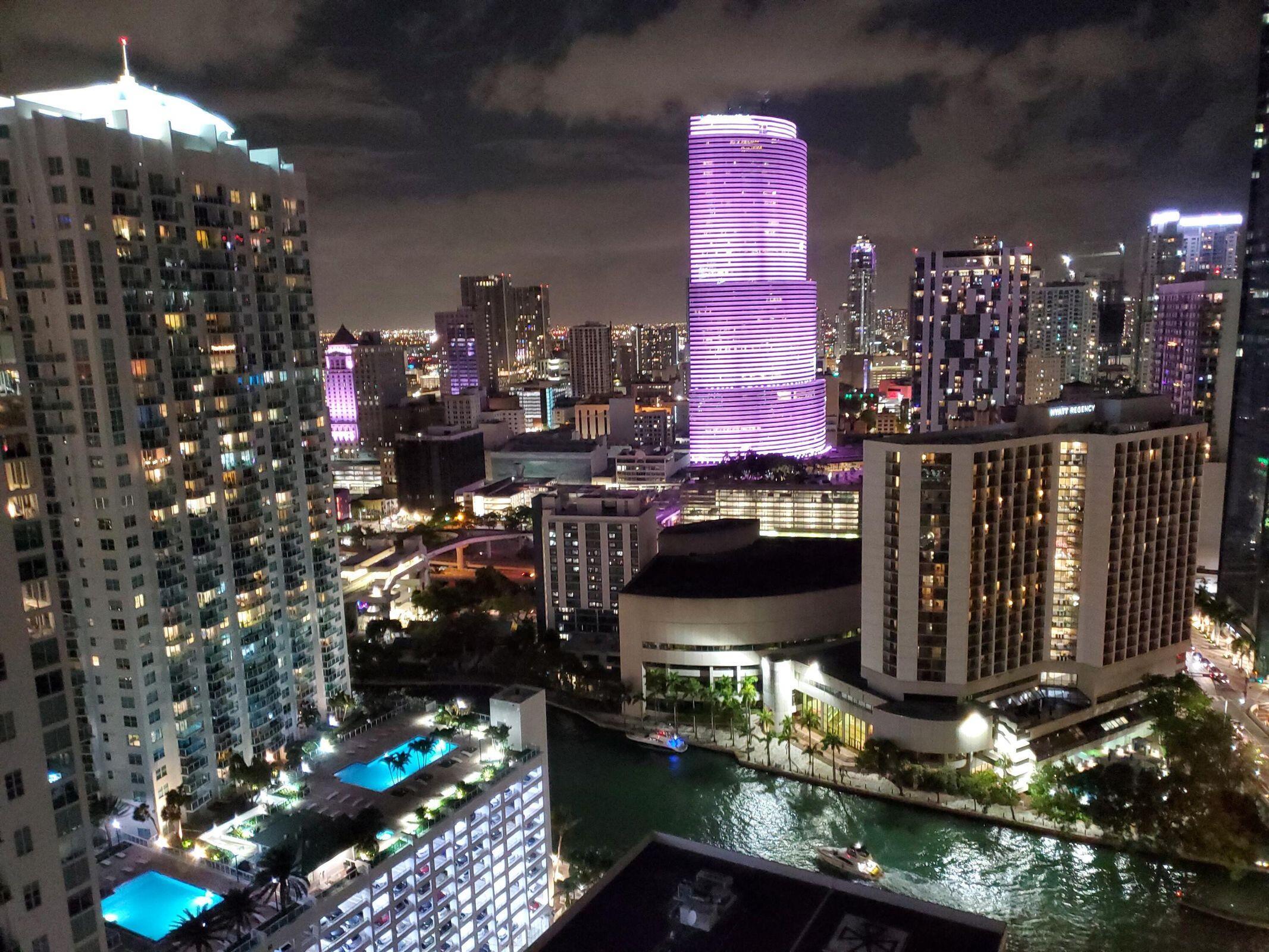 image 500 Brickell East46