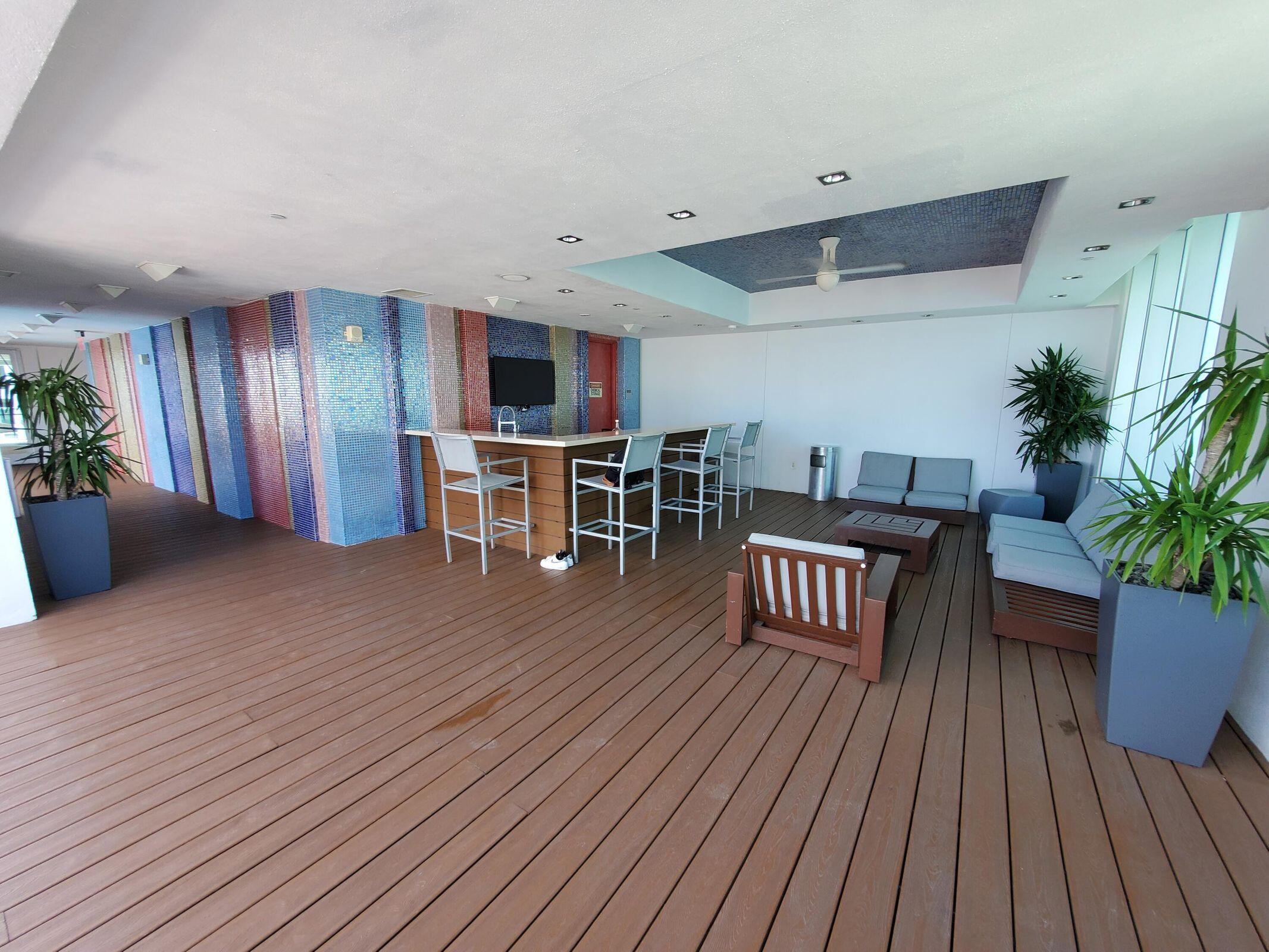 image 500 Brickell East51