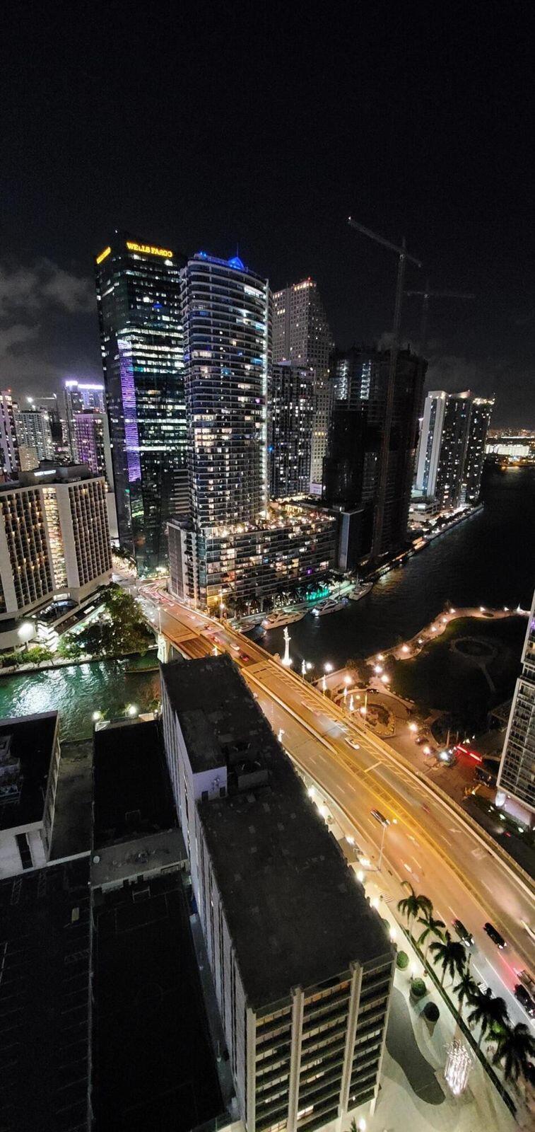 image 500 Brickell East53