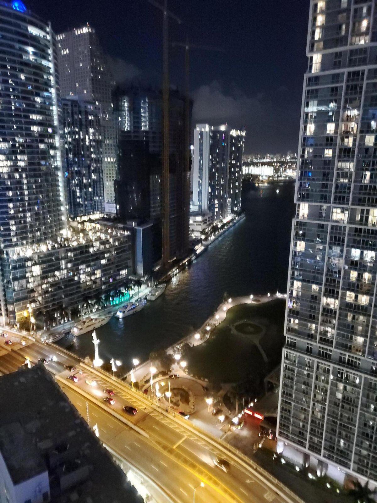 image 500 Brickell East54