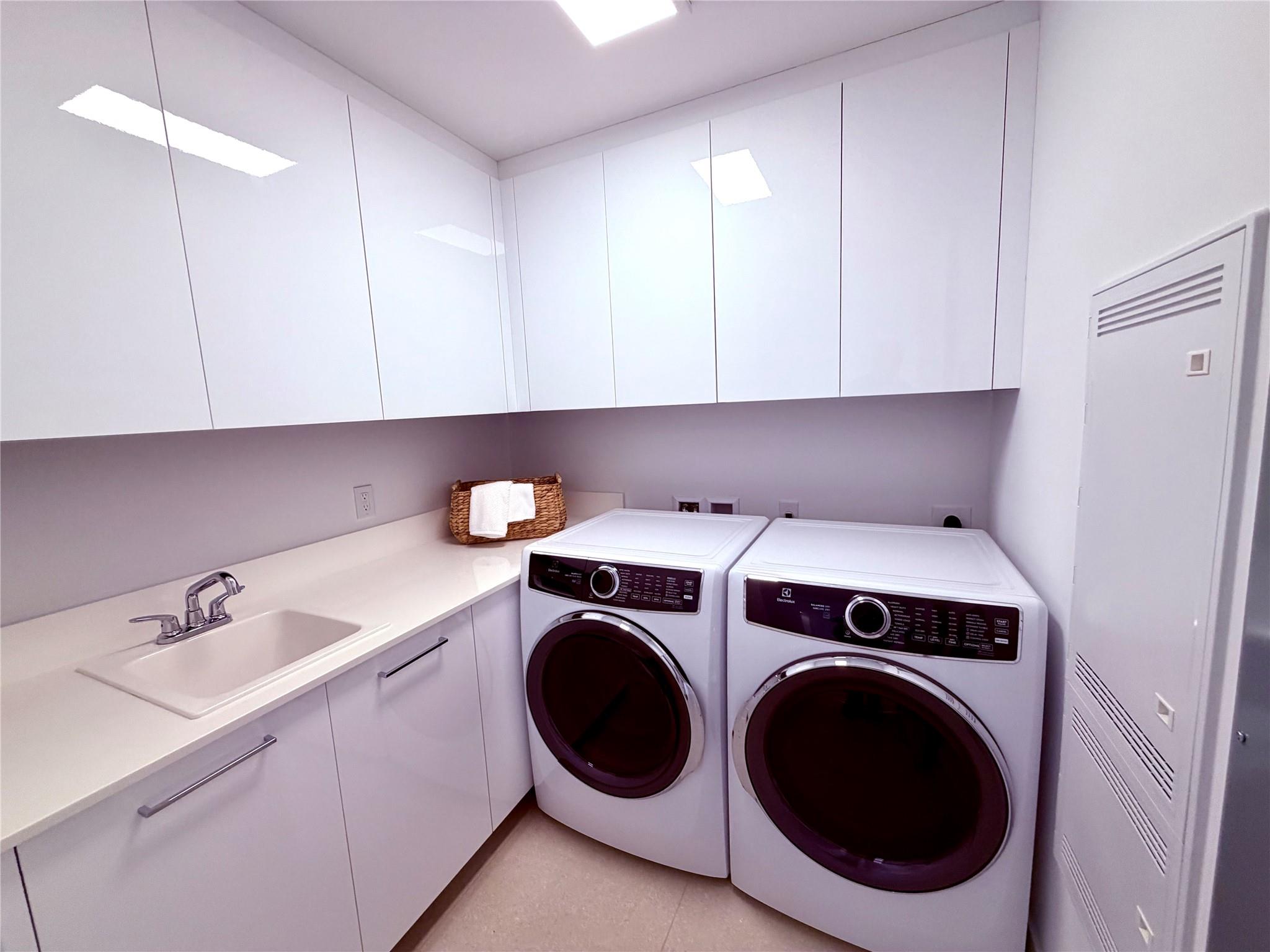 image Selene Oceanfront Residen29