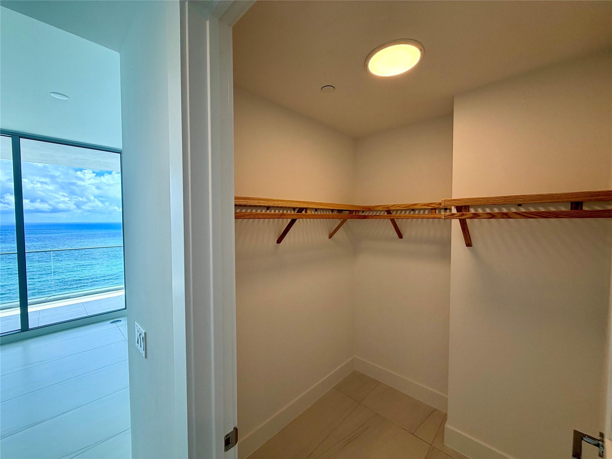 image Selene Oceanfront Residen31