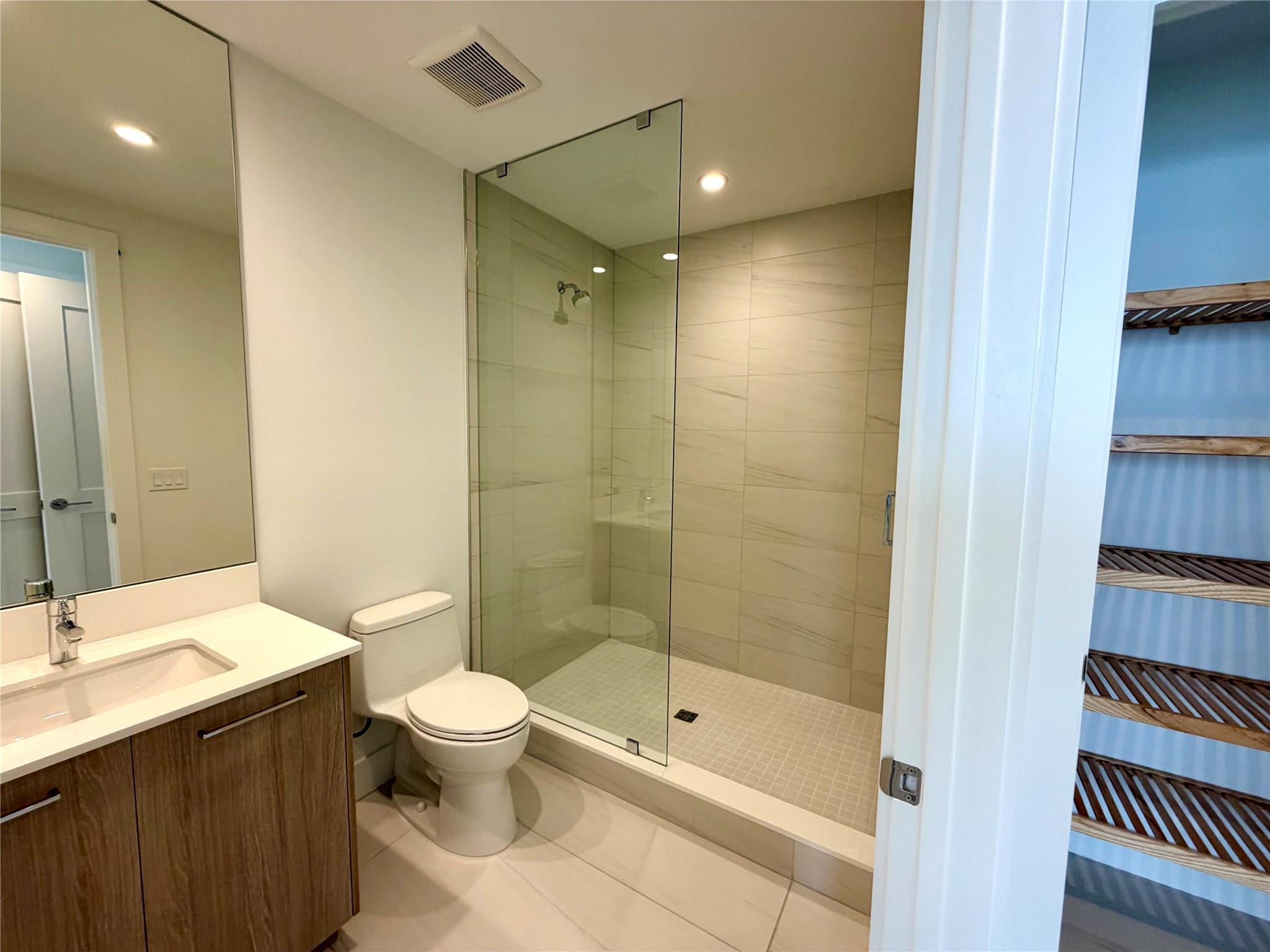 image Selene Oceanfront Residen32
