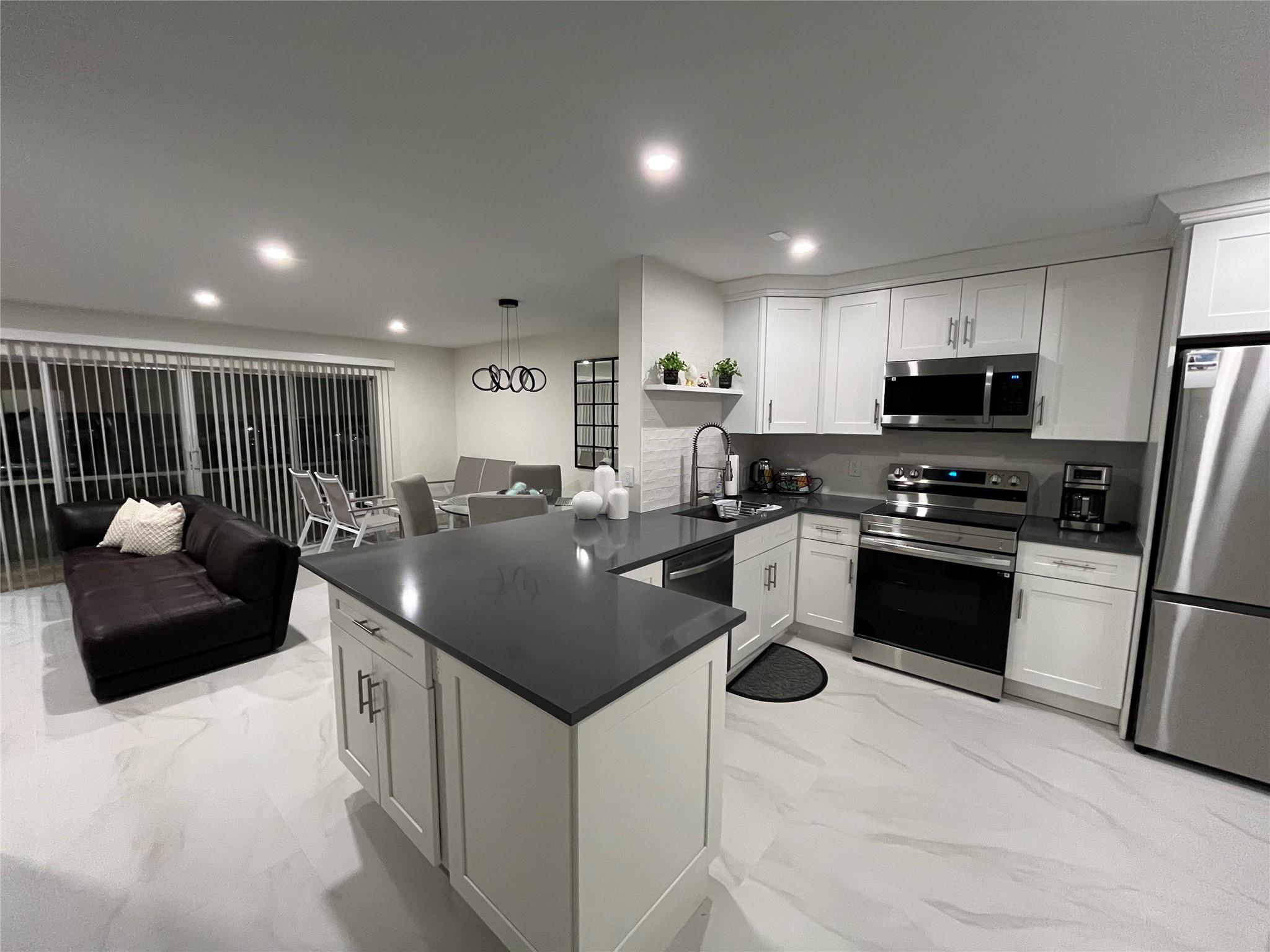 1425 Atlantic Shores Blvd #101,Hallandale Beach, FL 33009