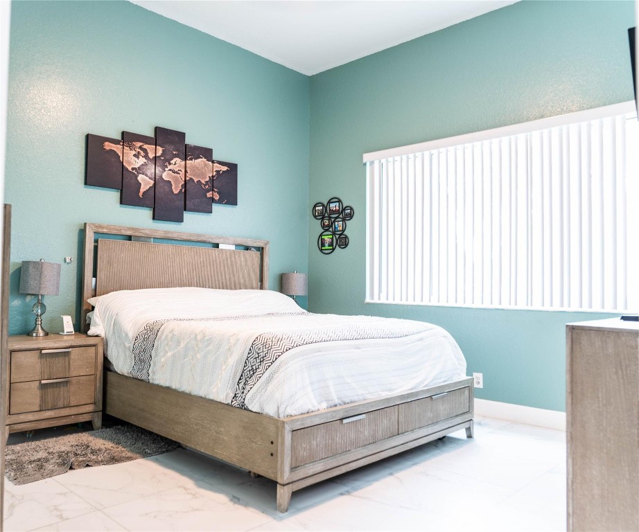 1102 SW 158th Pembroke Pines, FL 33027