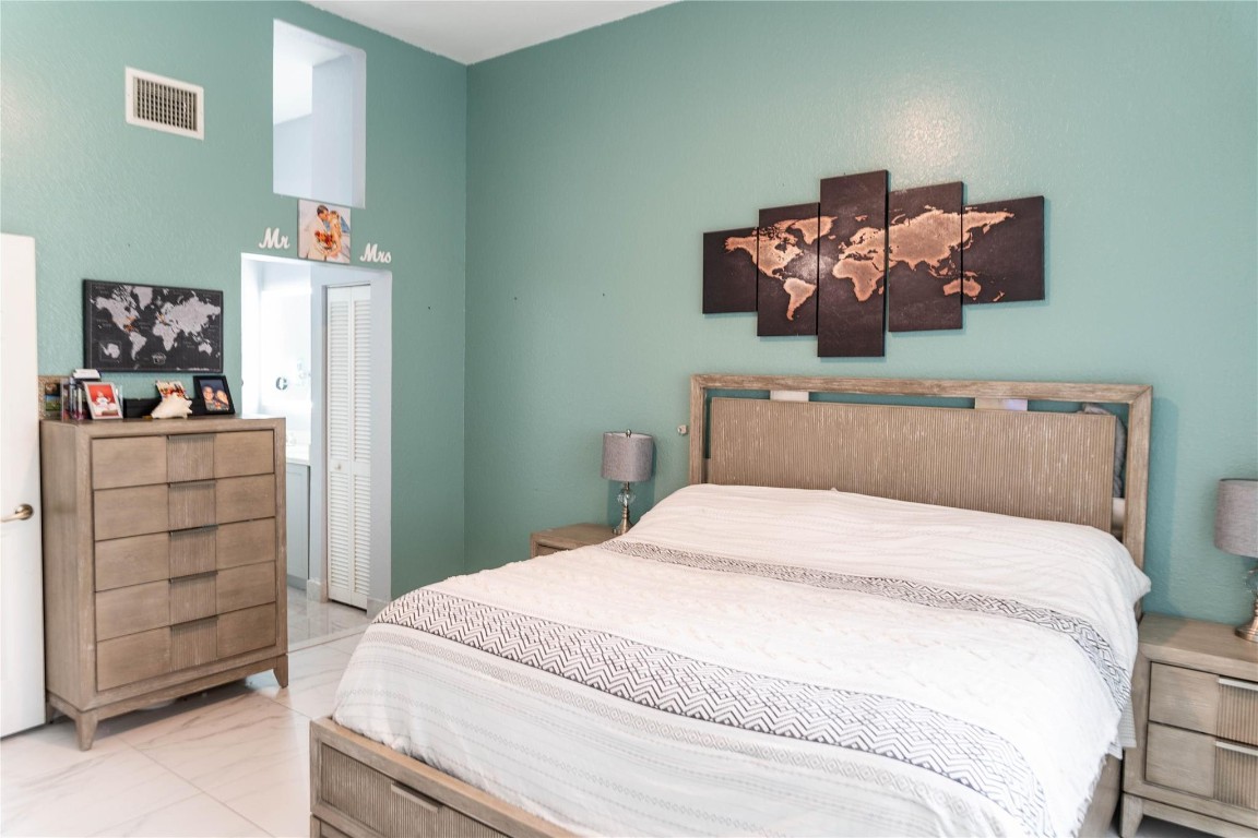 1102 SW 158th Pembroke Pines, FL 33027