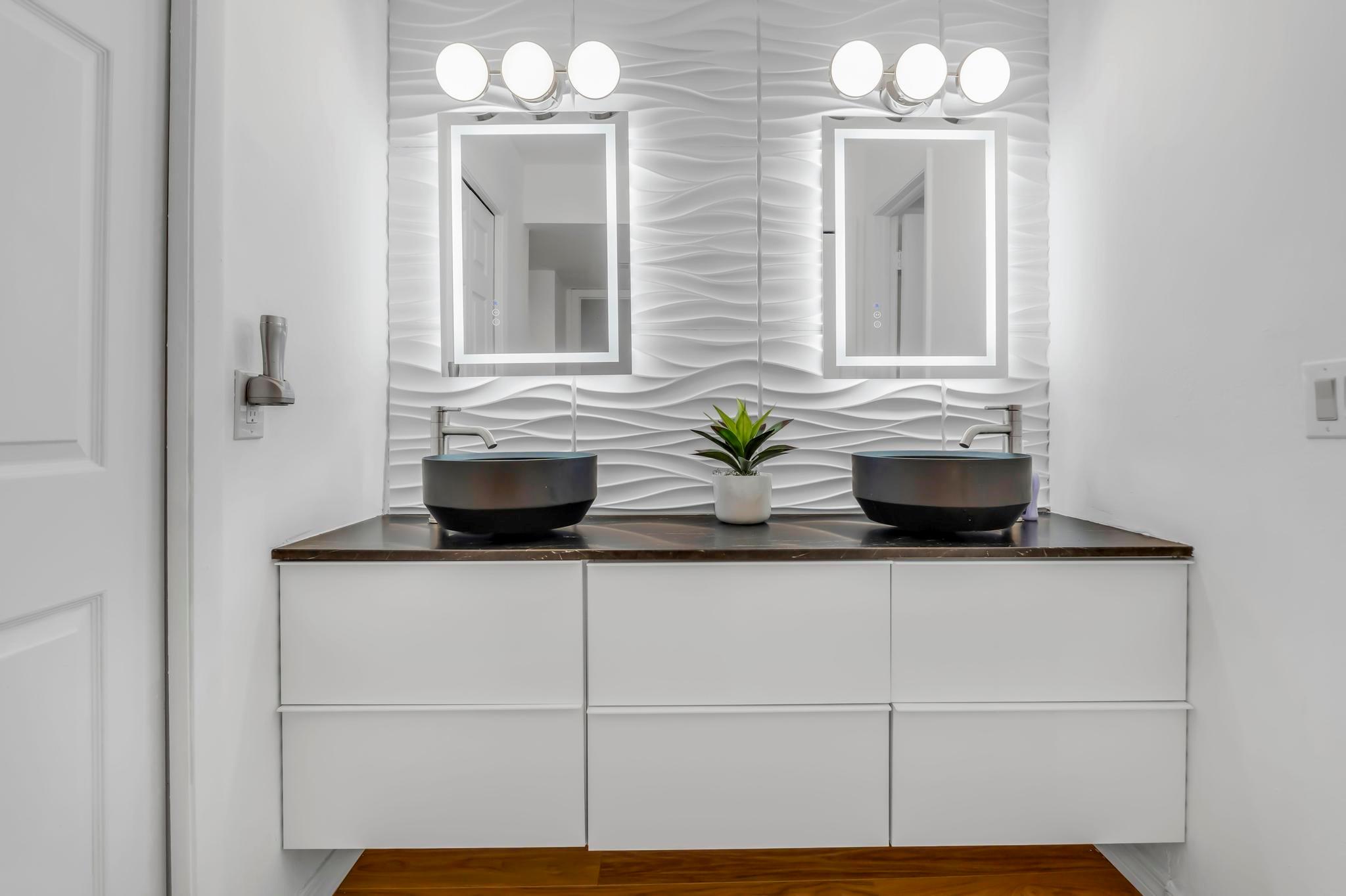 170 Lakeview Dr #203 Weston, FL 33326