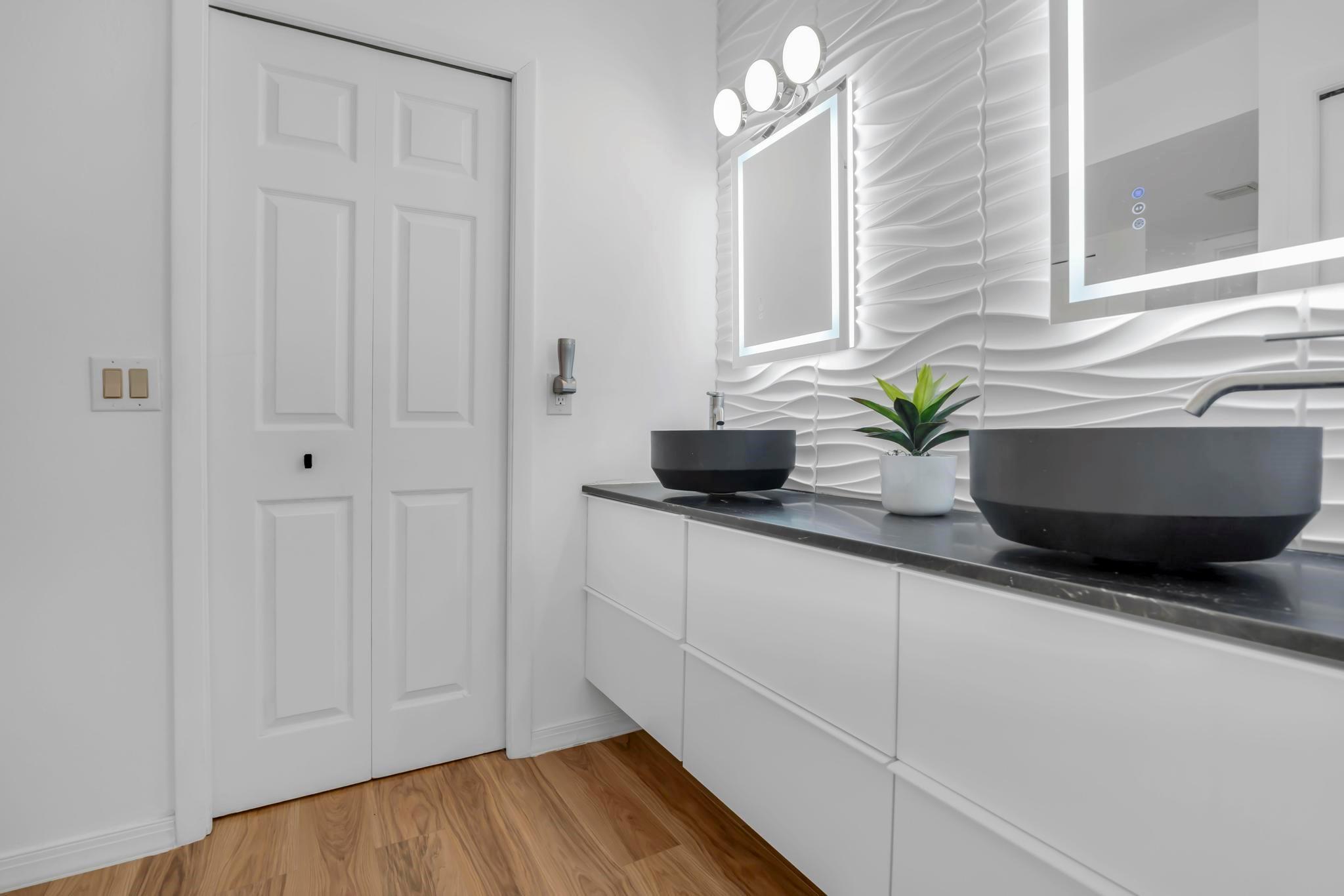 170 Lakeview Dr #203 Weston, FL 33326