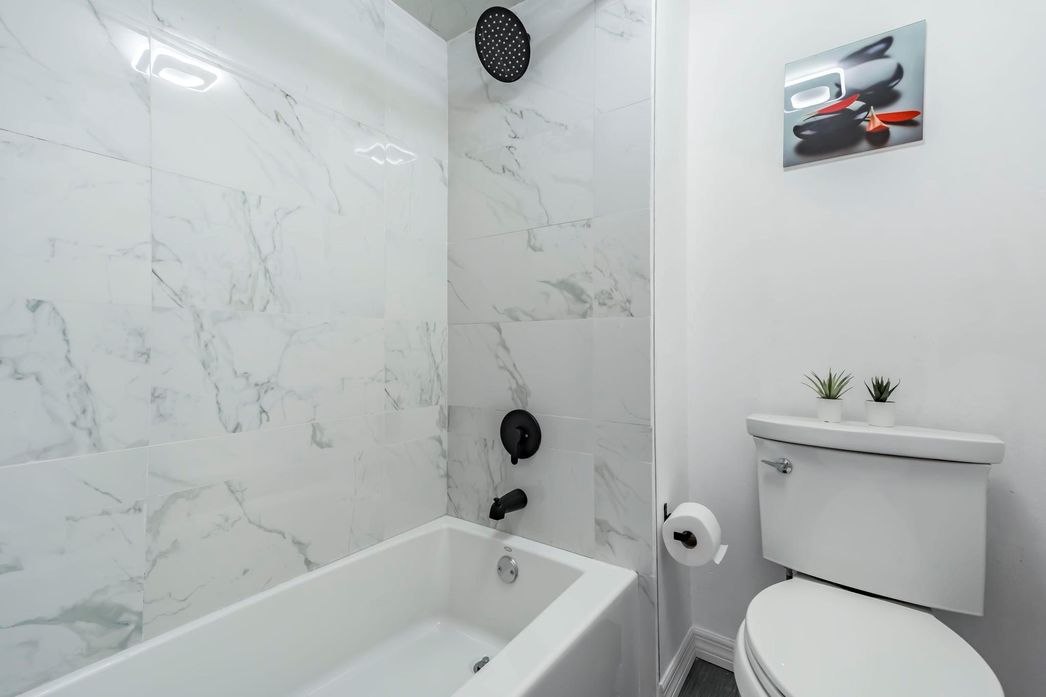 170 Lakeview Dr #203 Weston, FL 33326