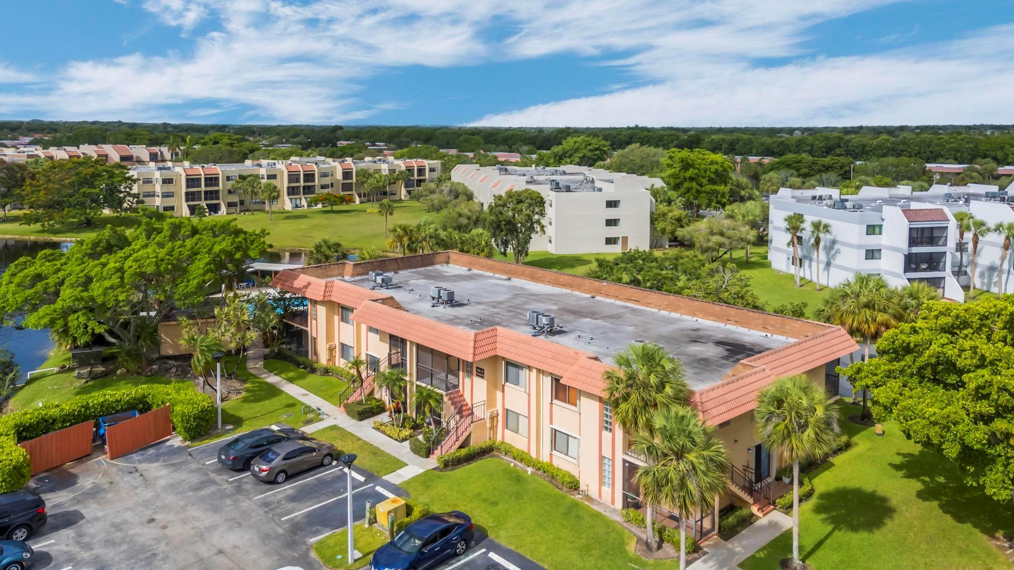 170 Lakeview Dr #203 Weston, FL 33326