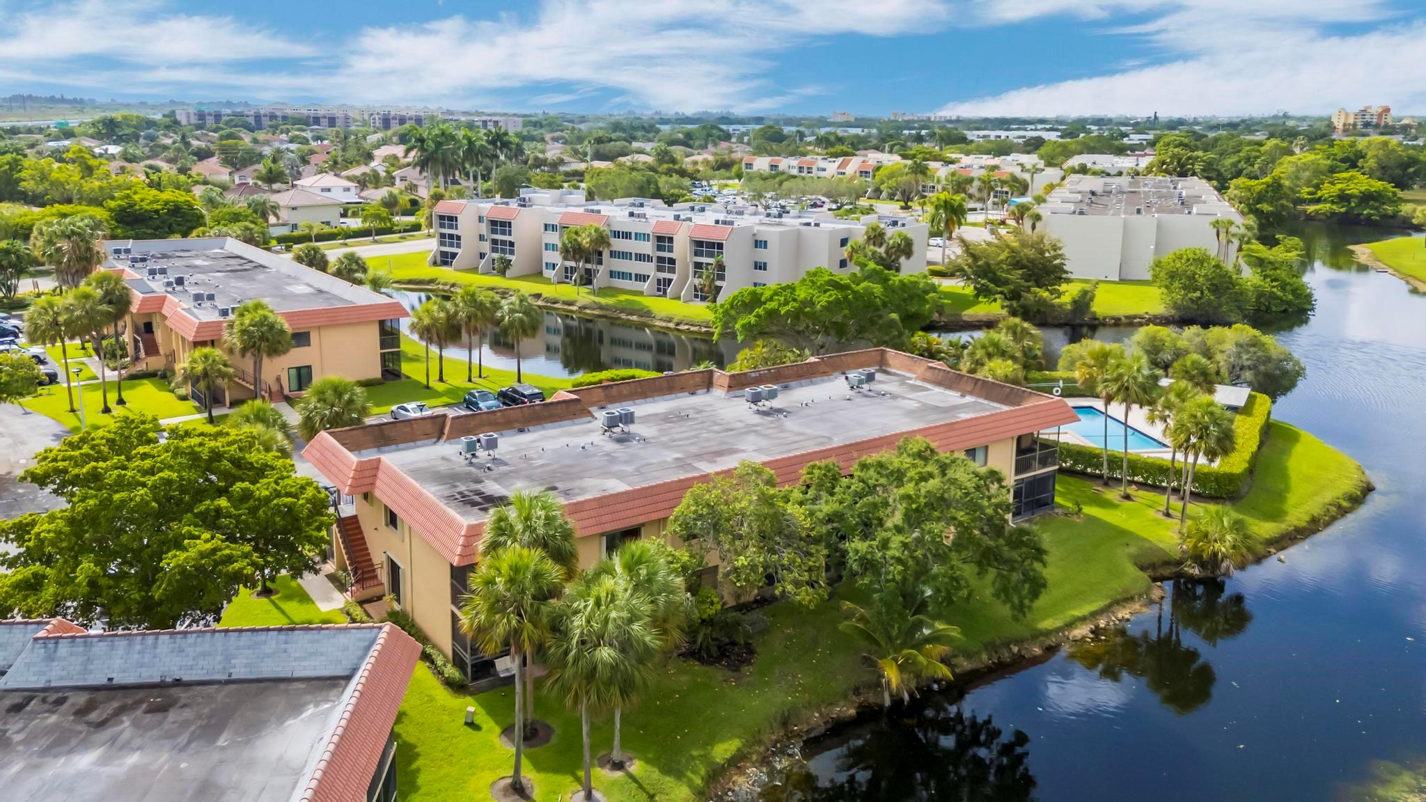 170 Lakeview Dr #203 Weston, FL 33326