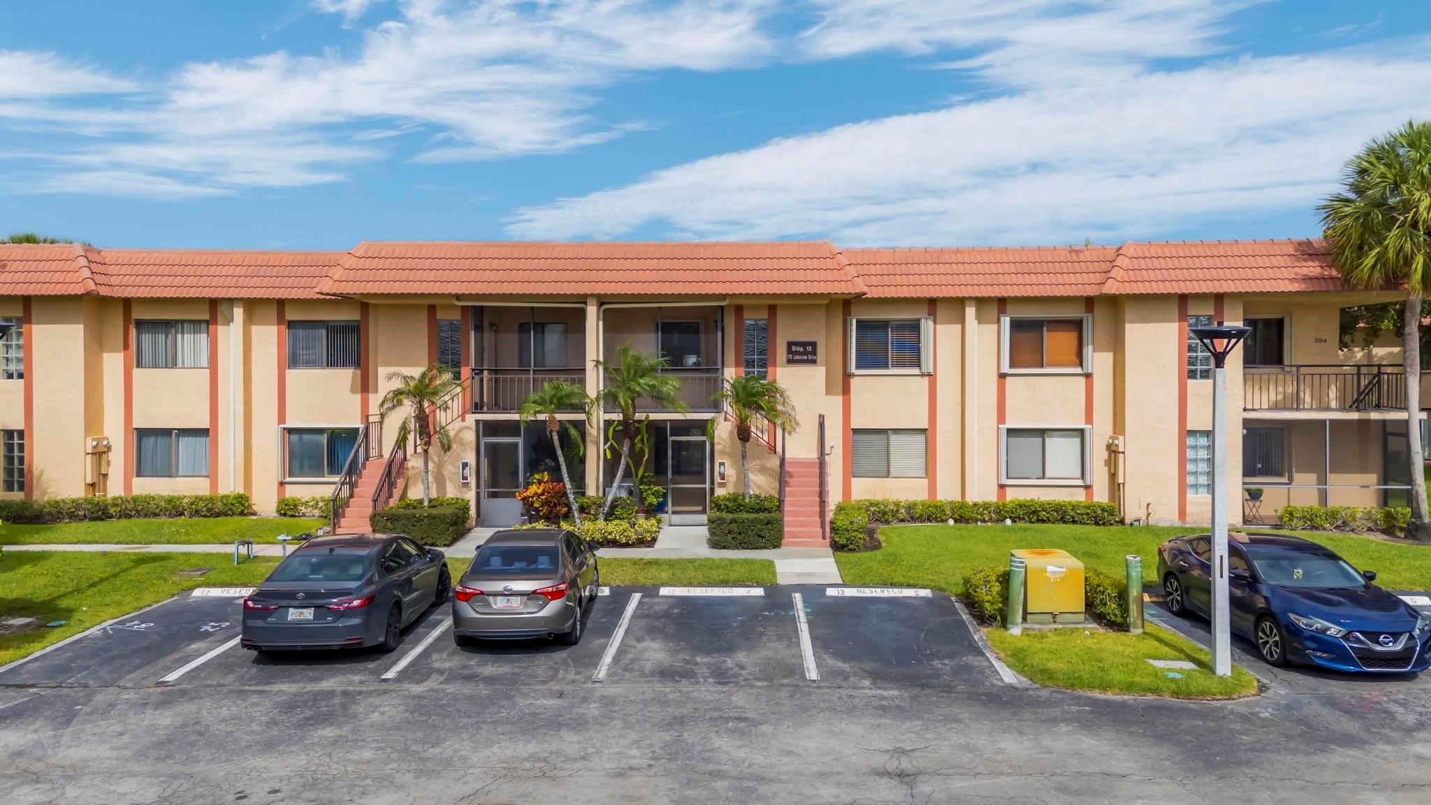 170 Lakeview Dr #203 Weston, FL 33326