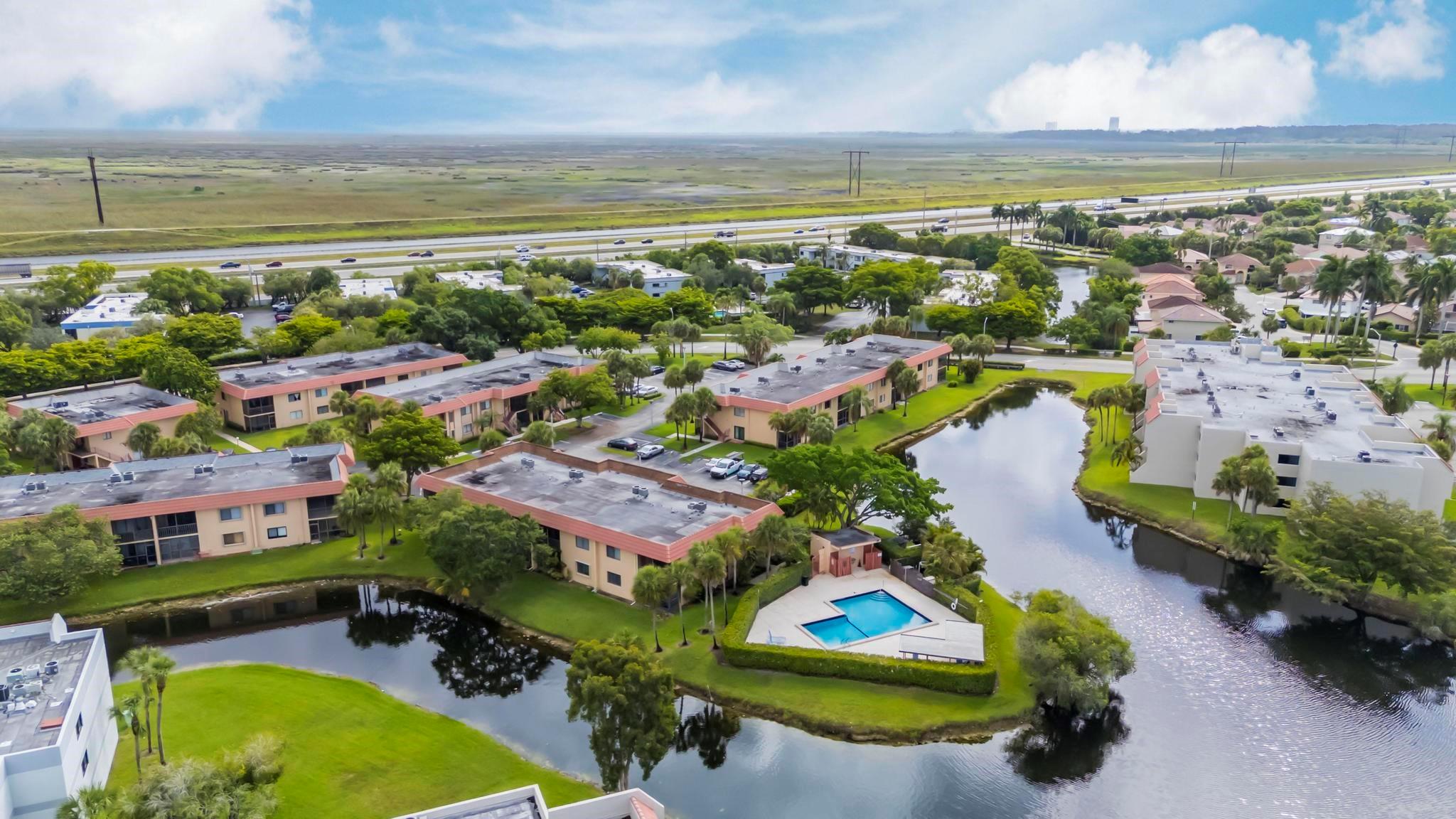 170 Lakeview Dr #203 Weston, FL 33326