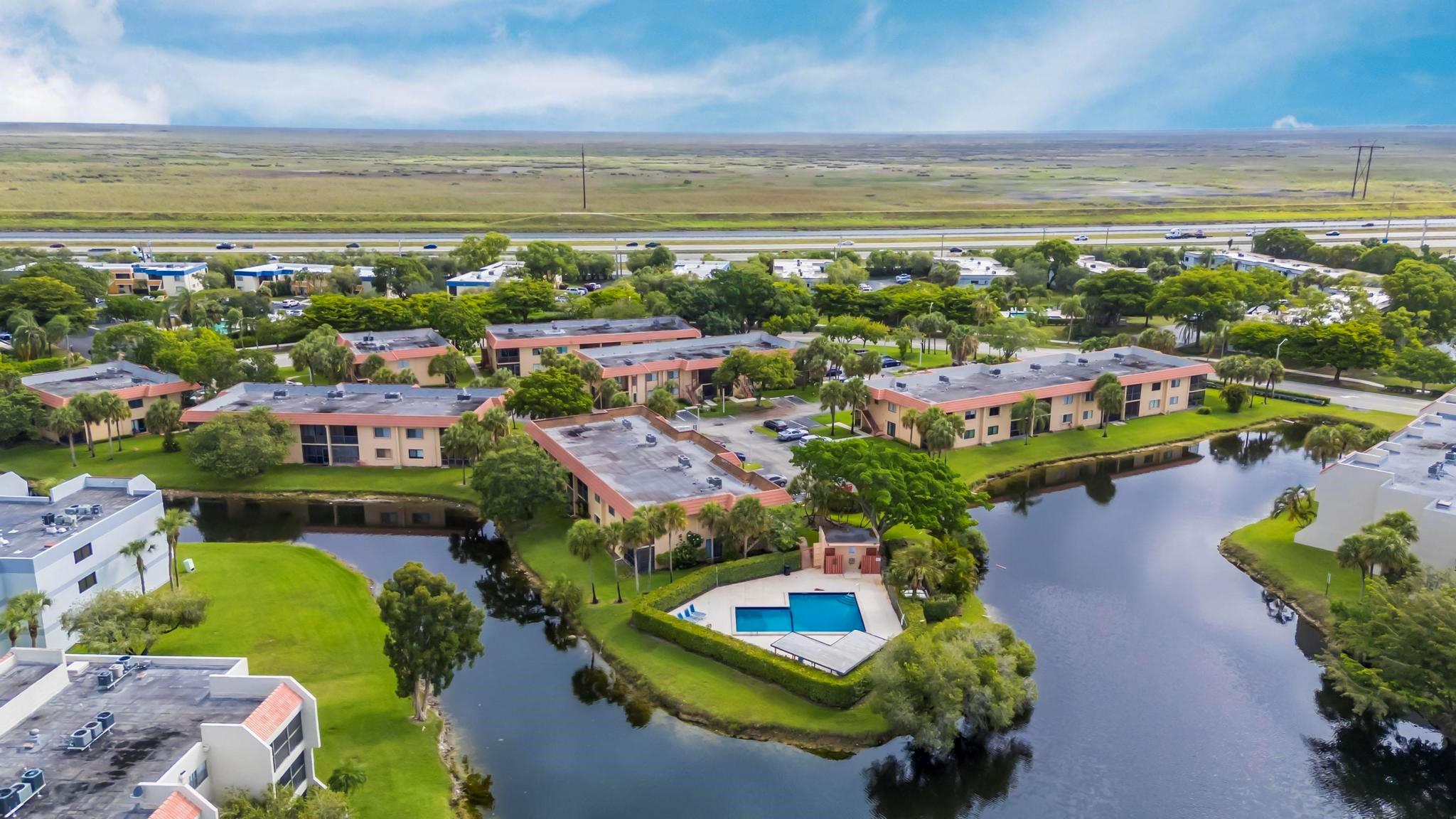 170 Lakeview Dr #203 Weston, FL 33326