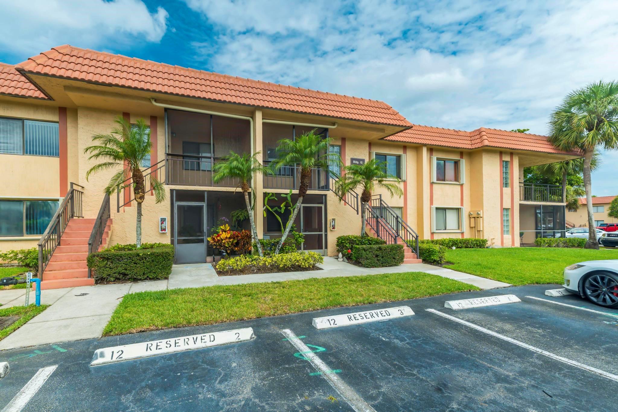 170 Lakeview Dr #203 Weston, FL 33326