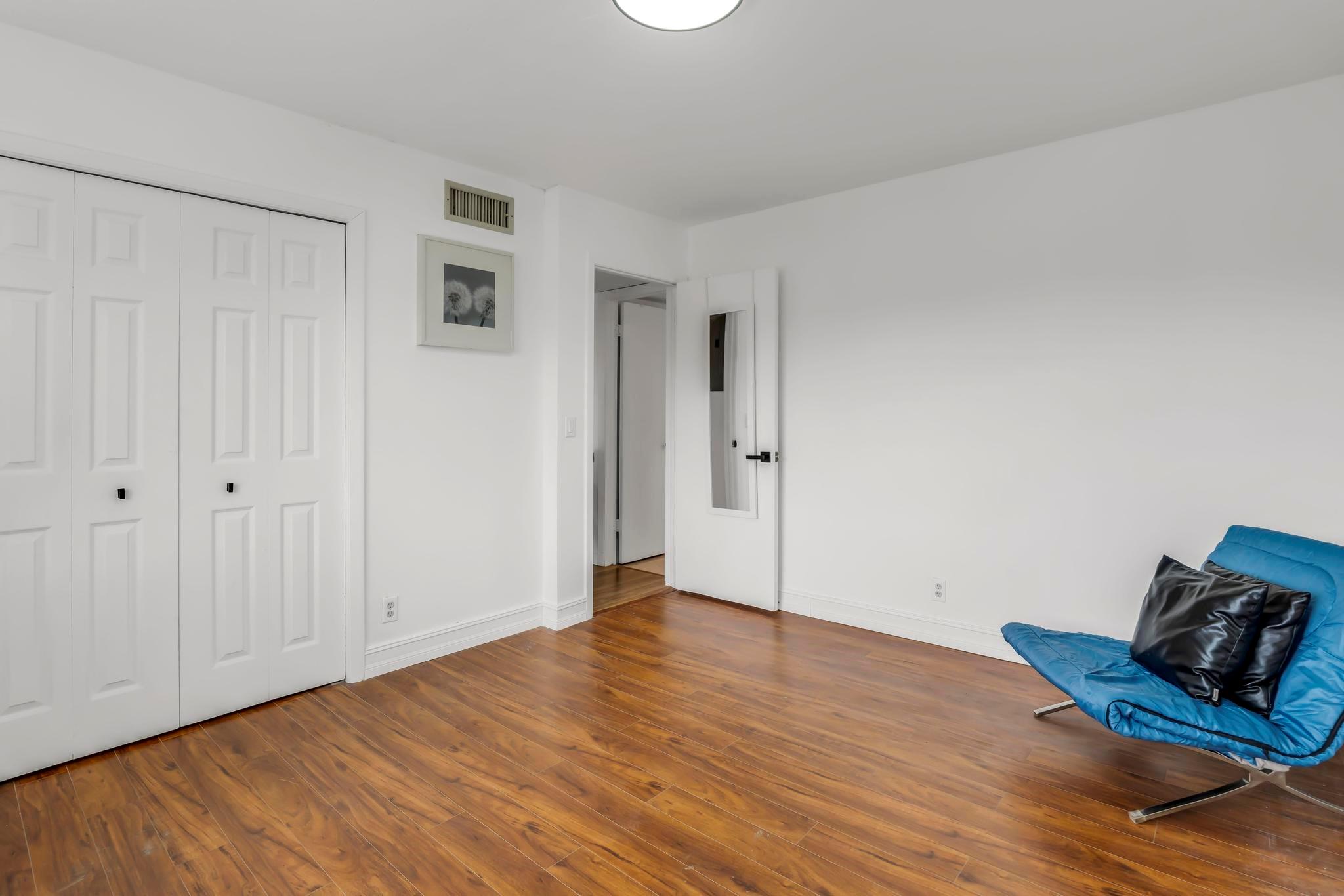 170 Lakeview Dr #203 Weston, FL 33326