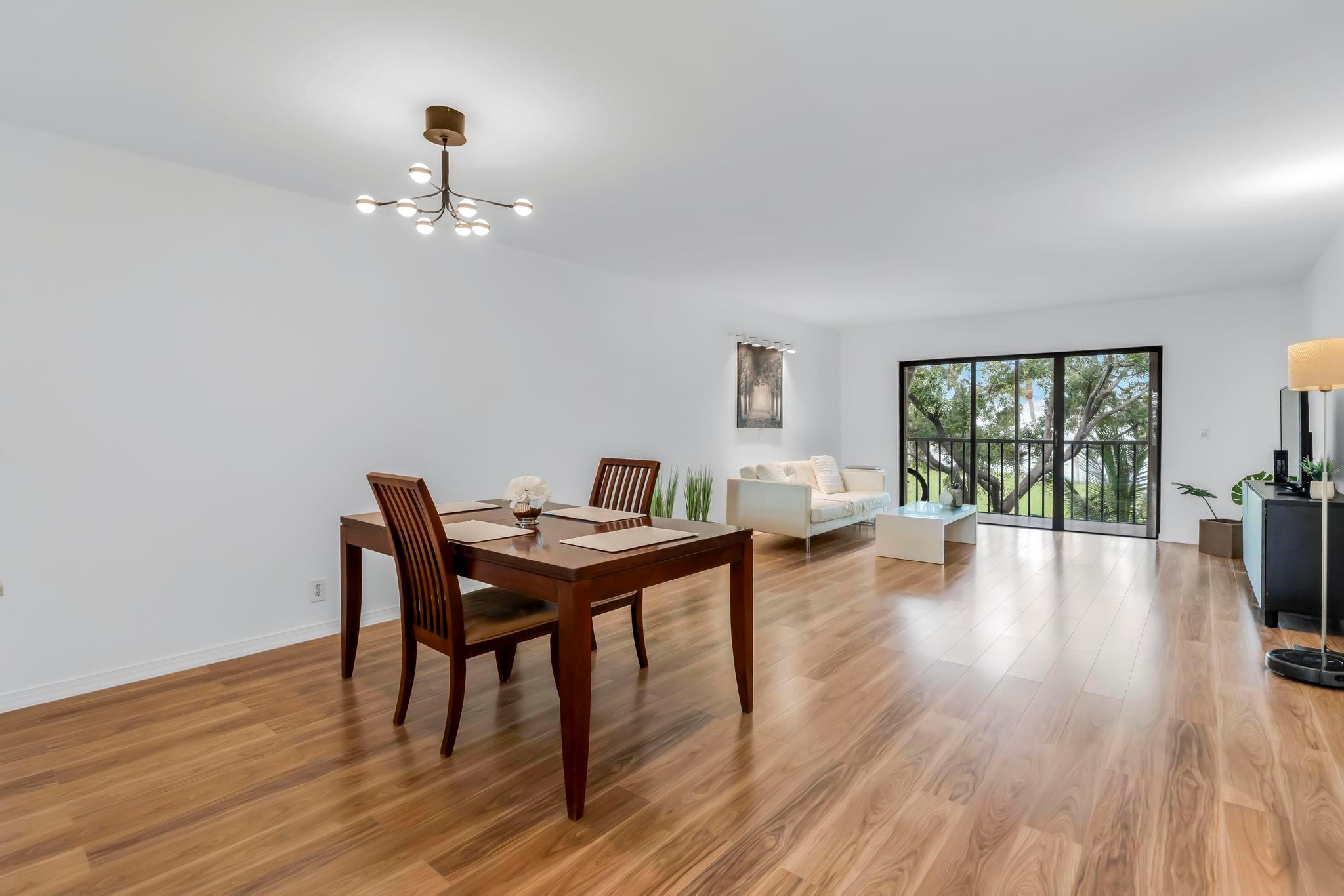 170 Lakeview Dr #203 Weston, FL 33326