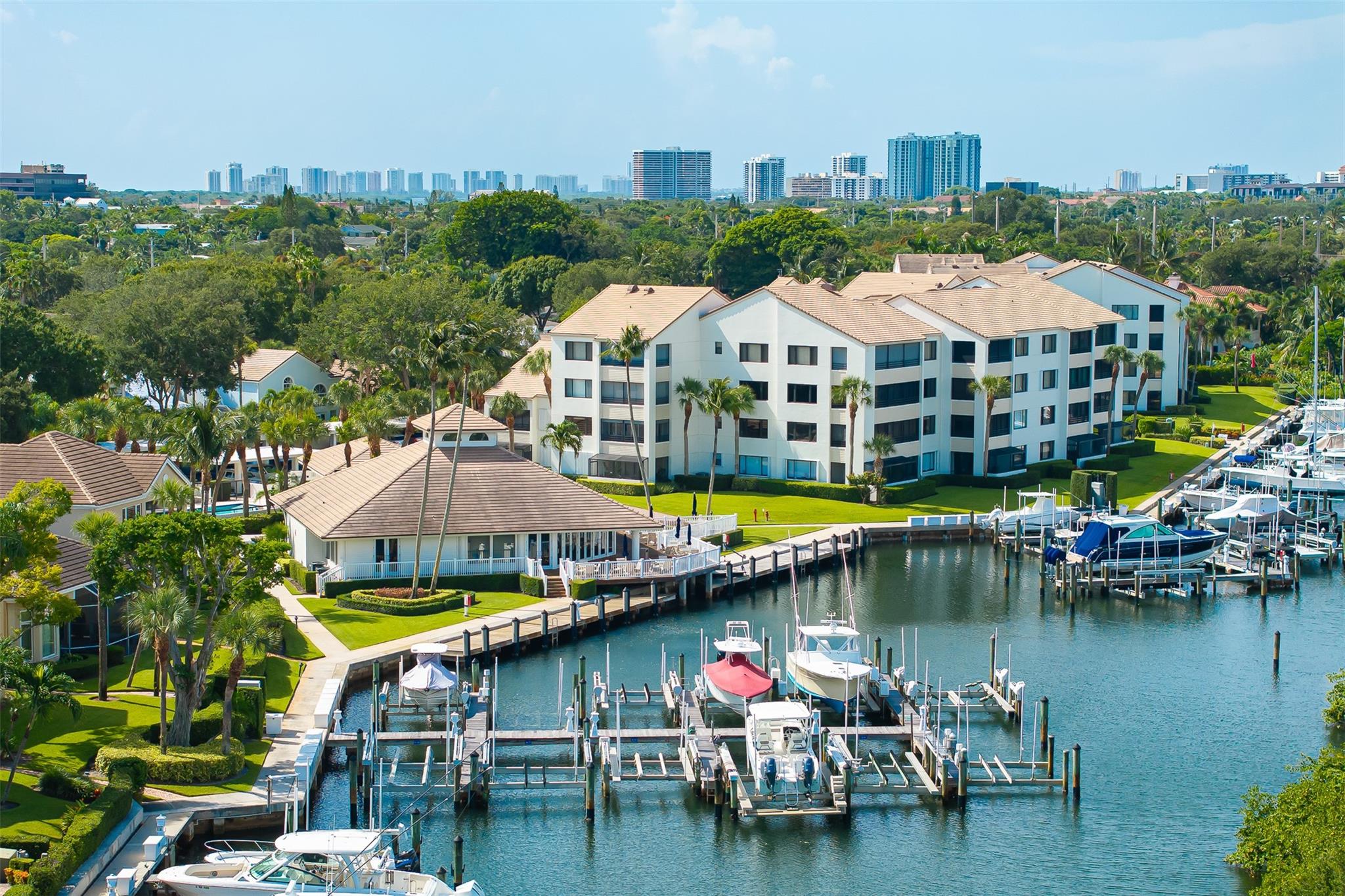 827 Oak Harbour Dr #827