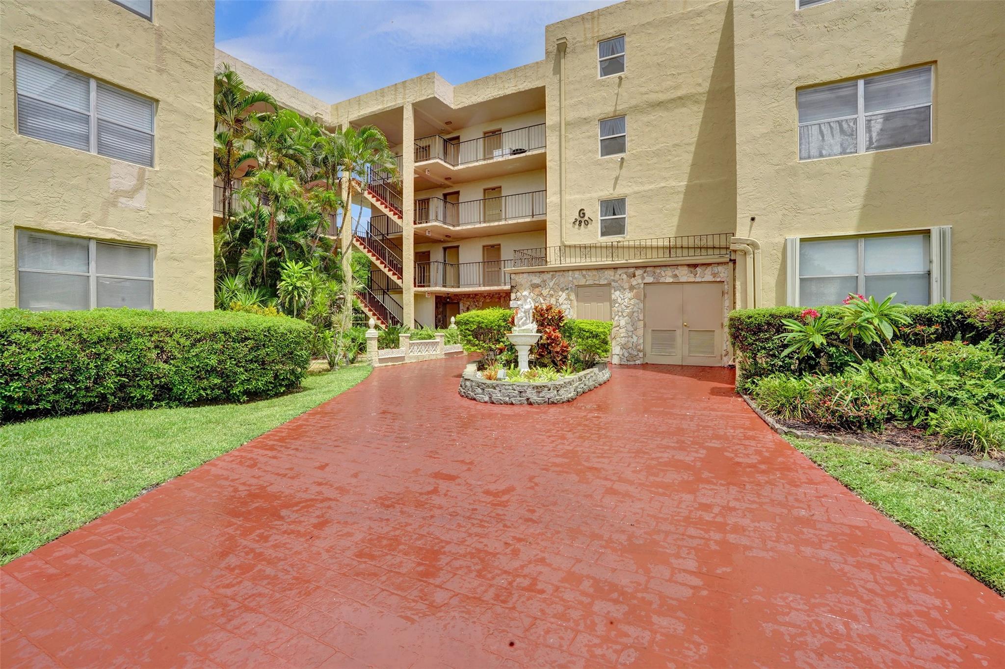 2801 Somerset Dr #101